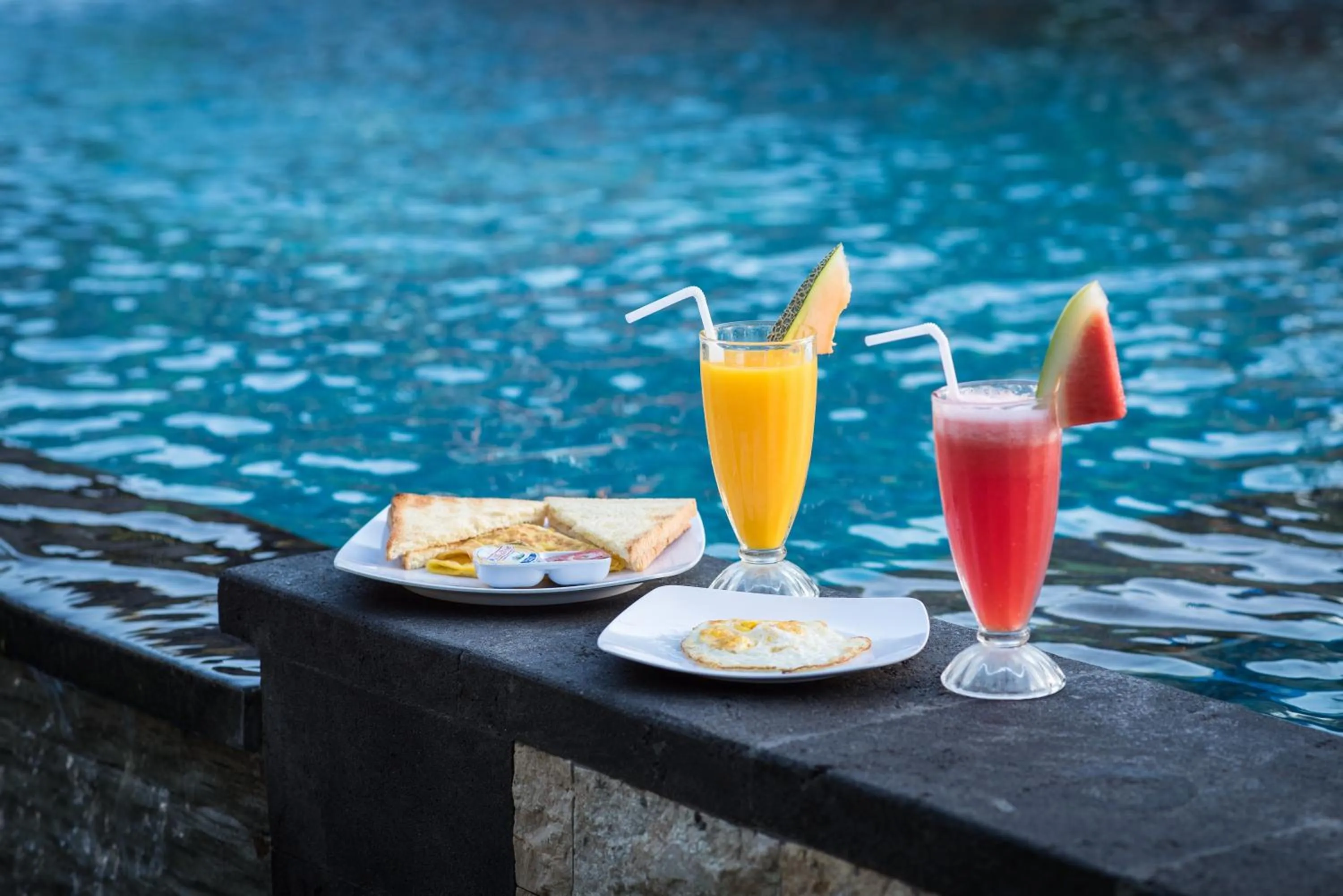 Food and drinks in Queen Villa