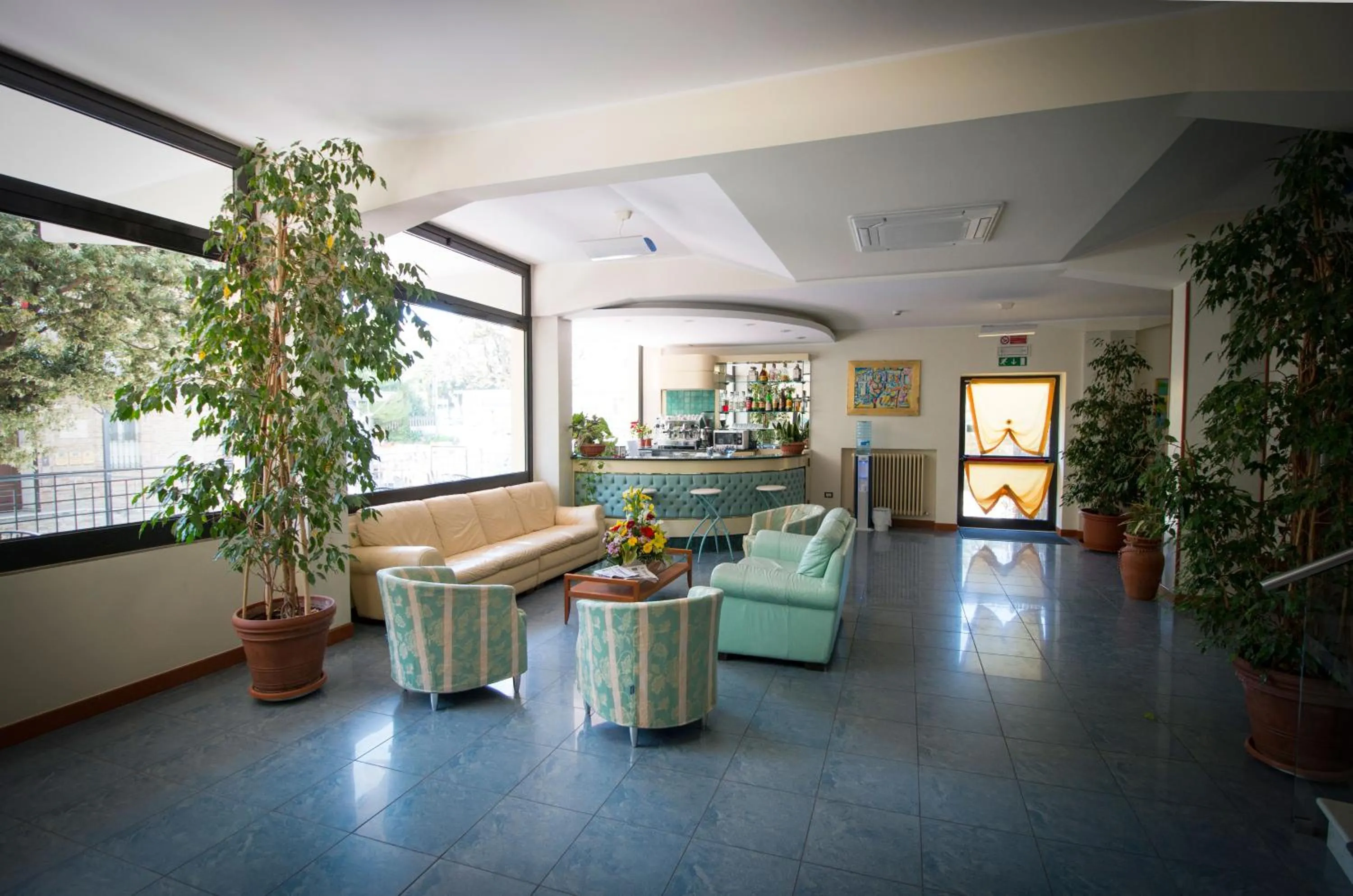 Lounge or bar in Hotel Gabbiano