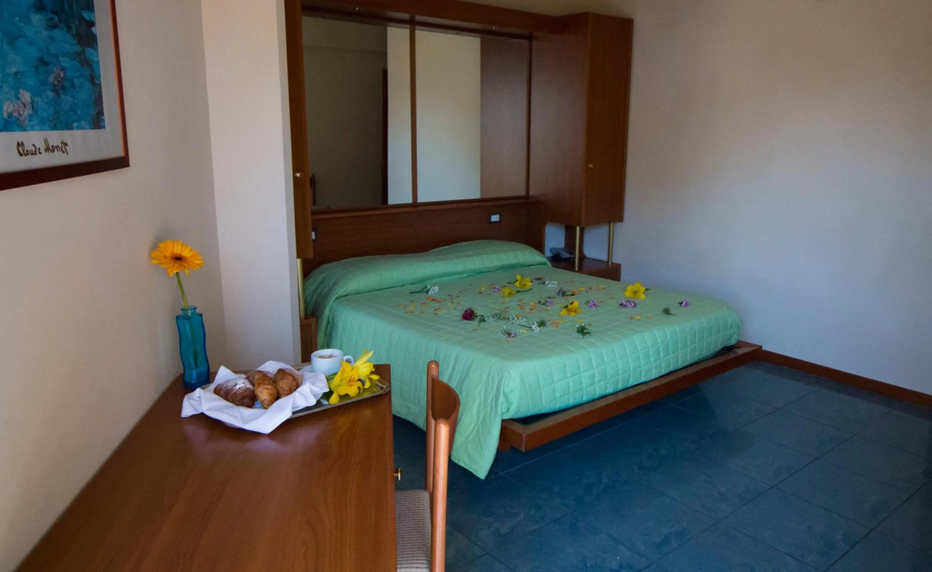 Bed in Hotel Gabbiano