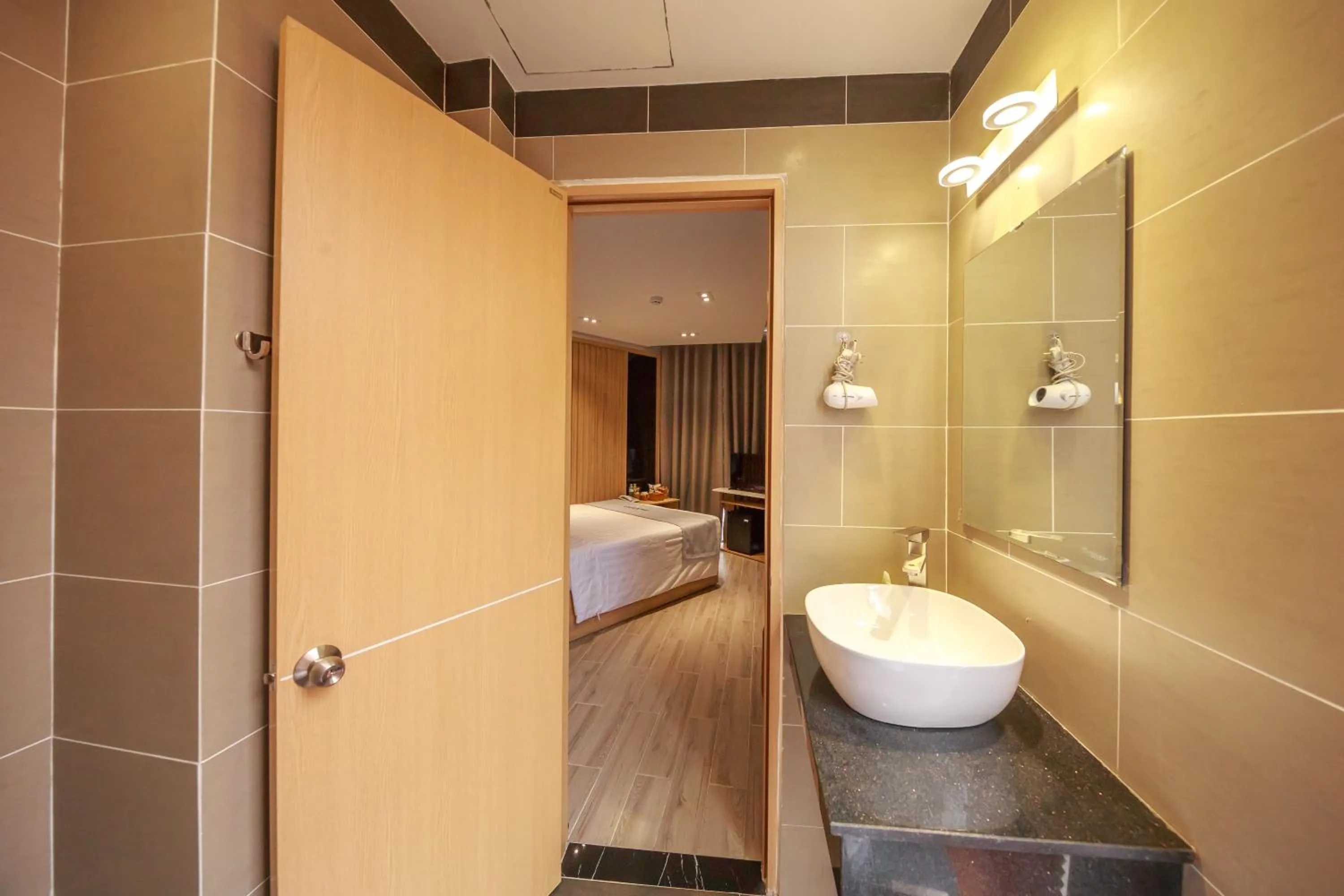 Bathroom, Bed in VARIA Hotel Phu Quoc
