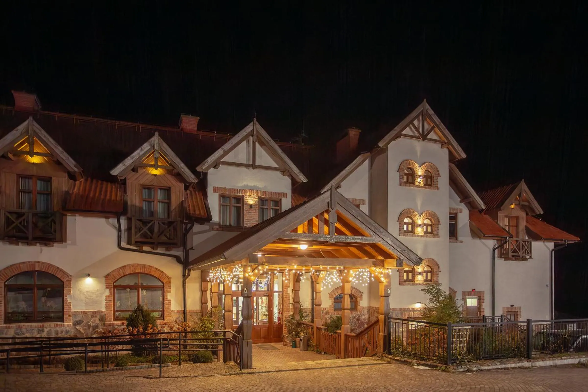 Property building in Folwark Łękuk