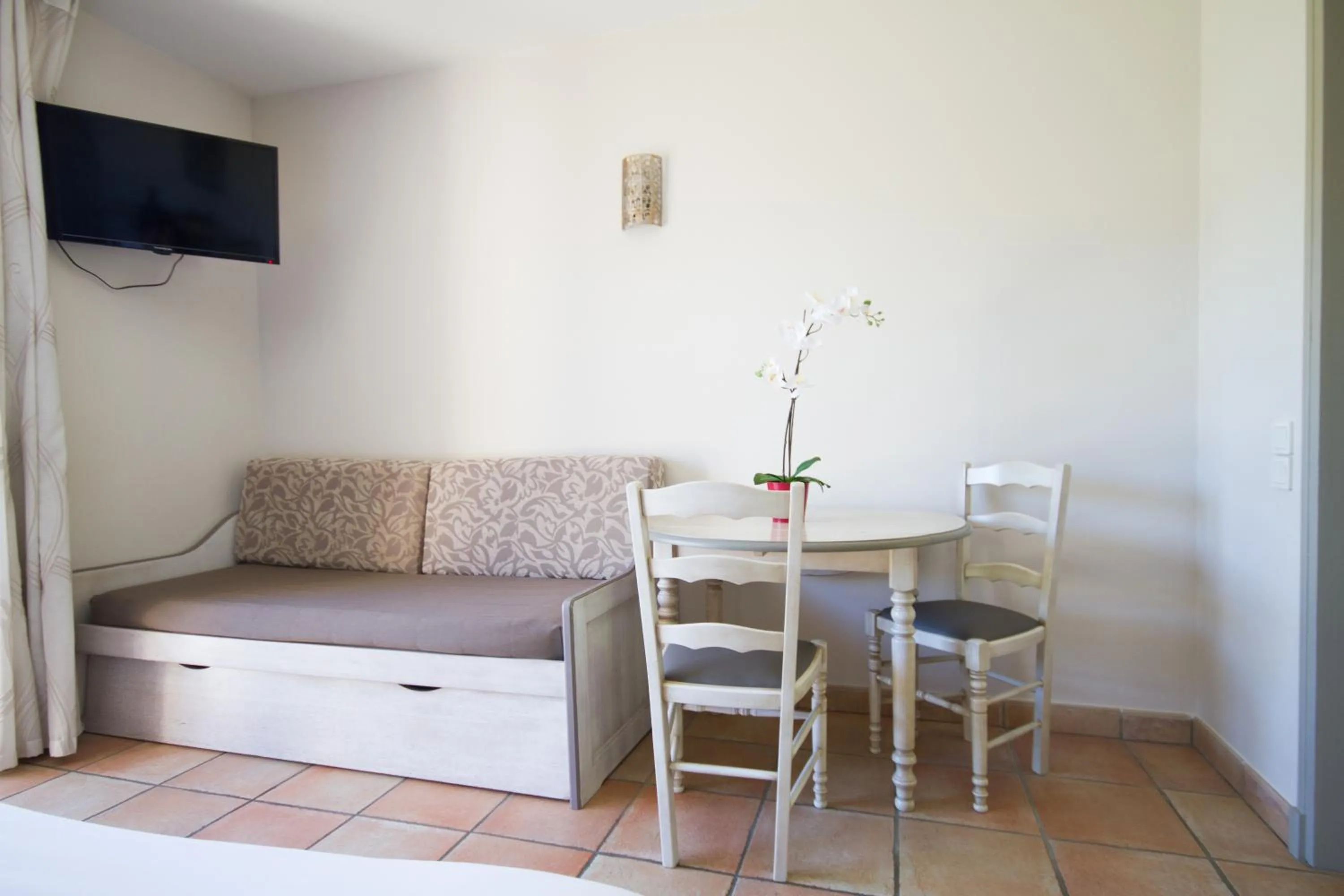 TV and multimedia in Les Résidences de Métifiot