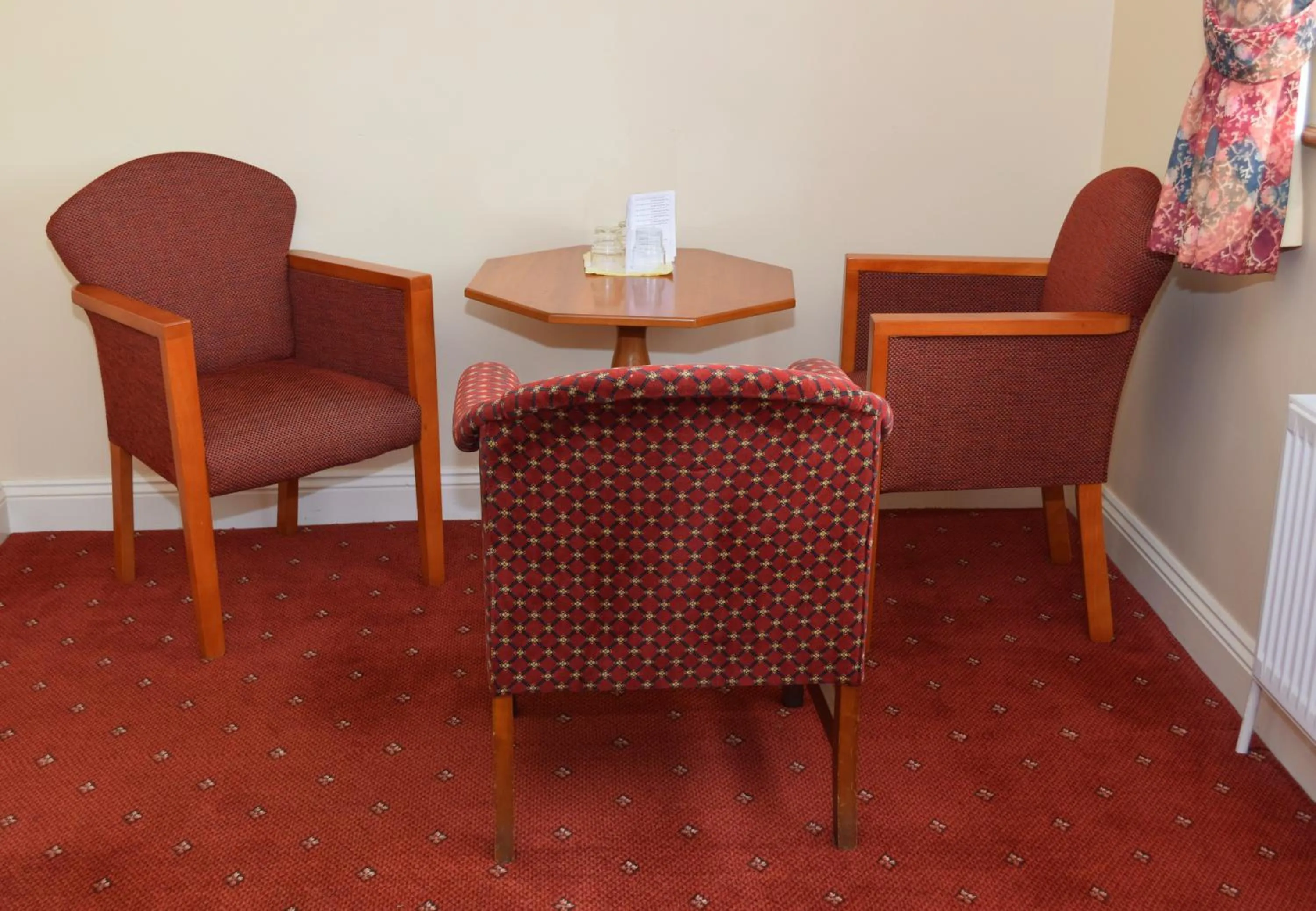 Seating area in Rhu Glenn Hotel