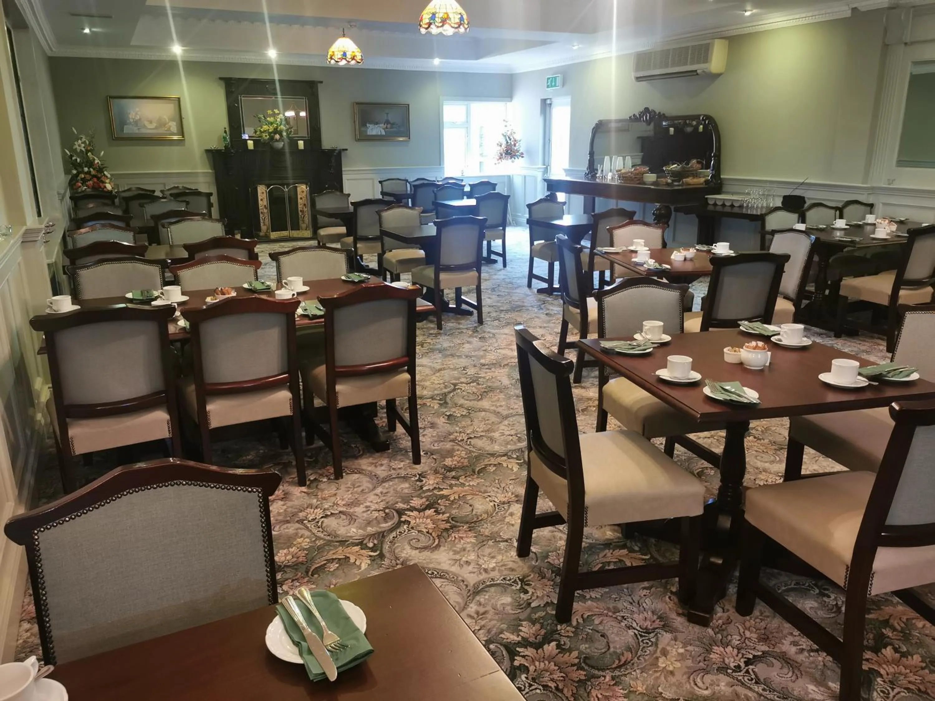 Restaurant/places to eat in Rhu Glenn Hotel
