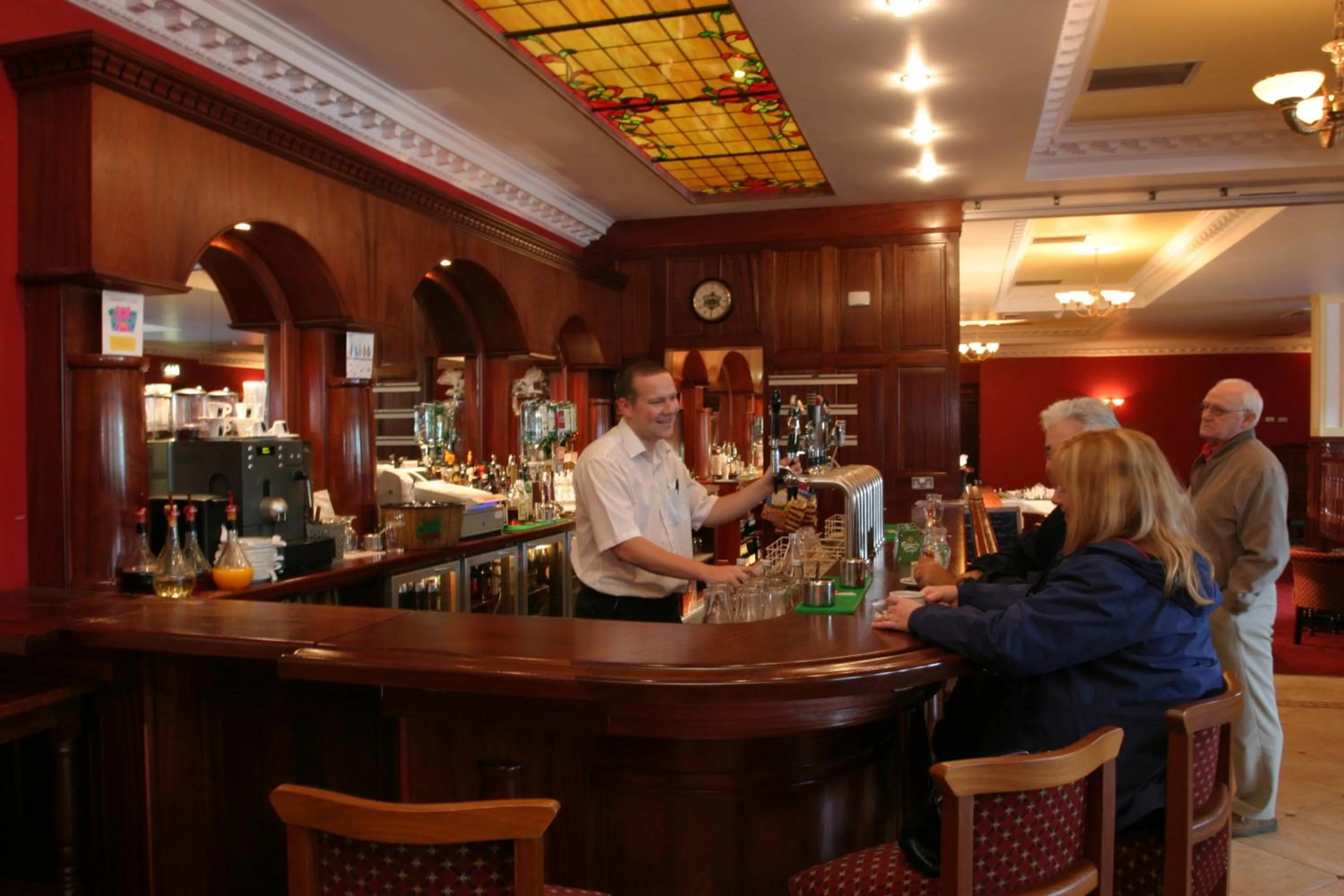 Lounge or bar in Rhu Glenn Hotel