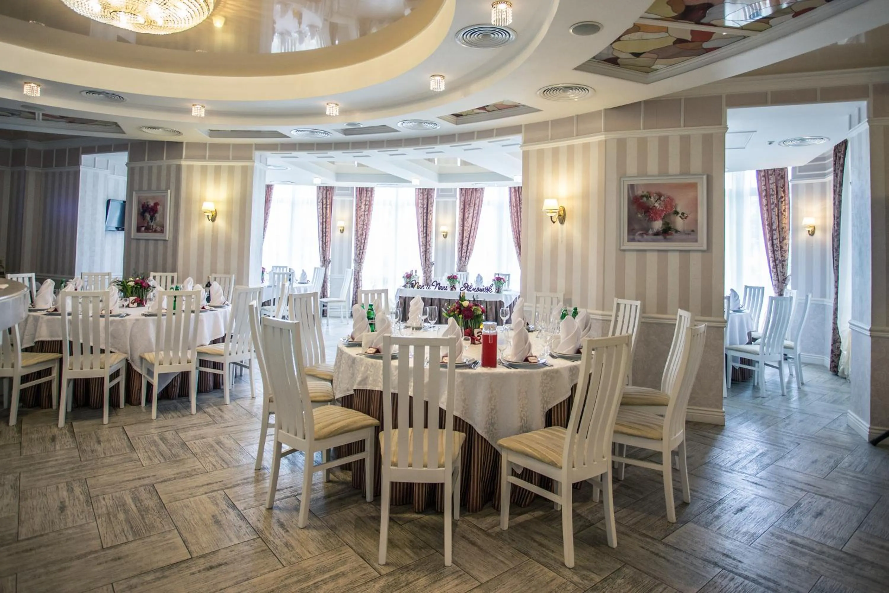 Restaurant/places to eat in Sofievsky Posad Hotel
