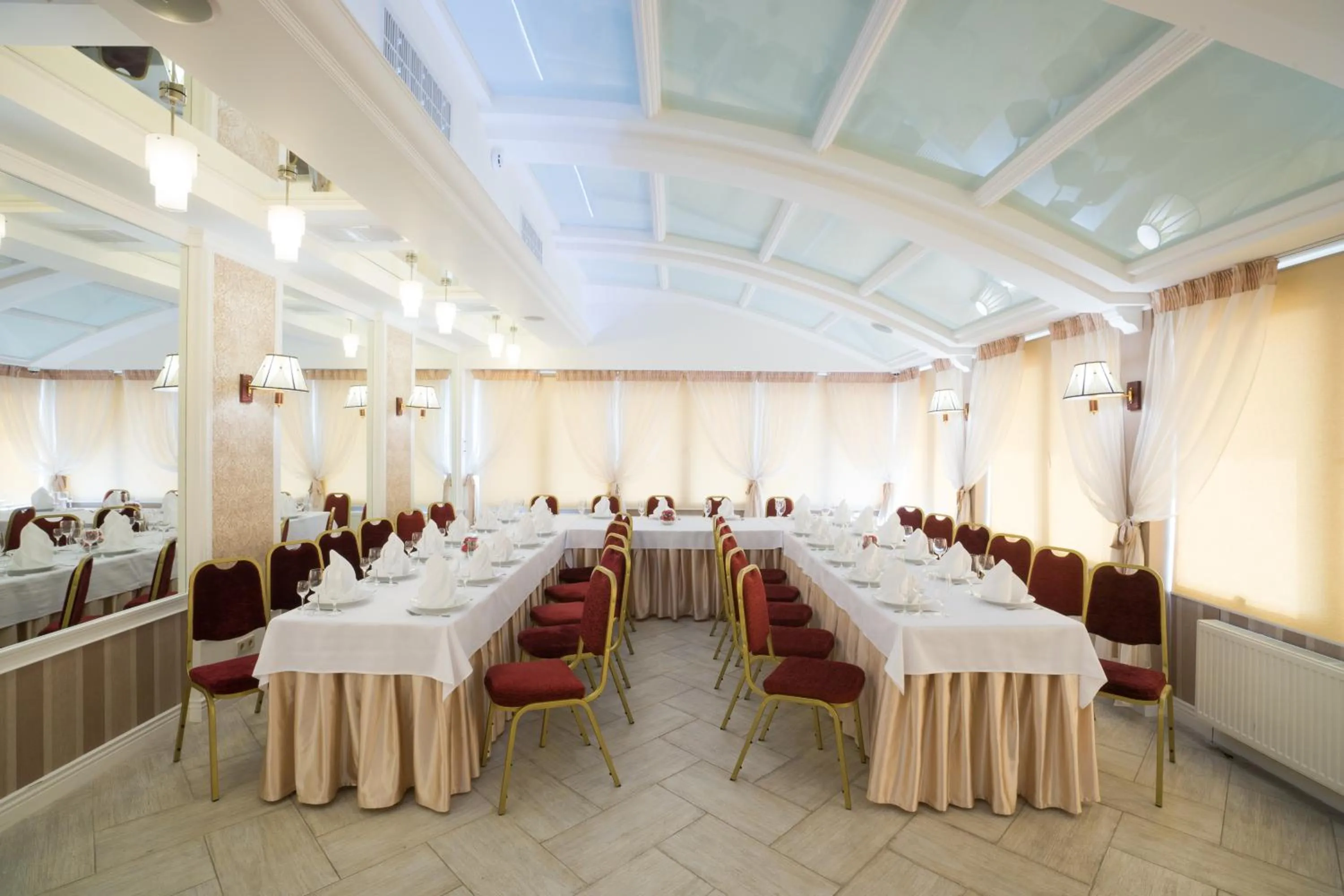 Business facilities in Sofievsky Posad Hotel