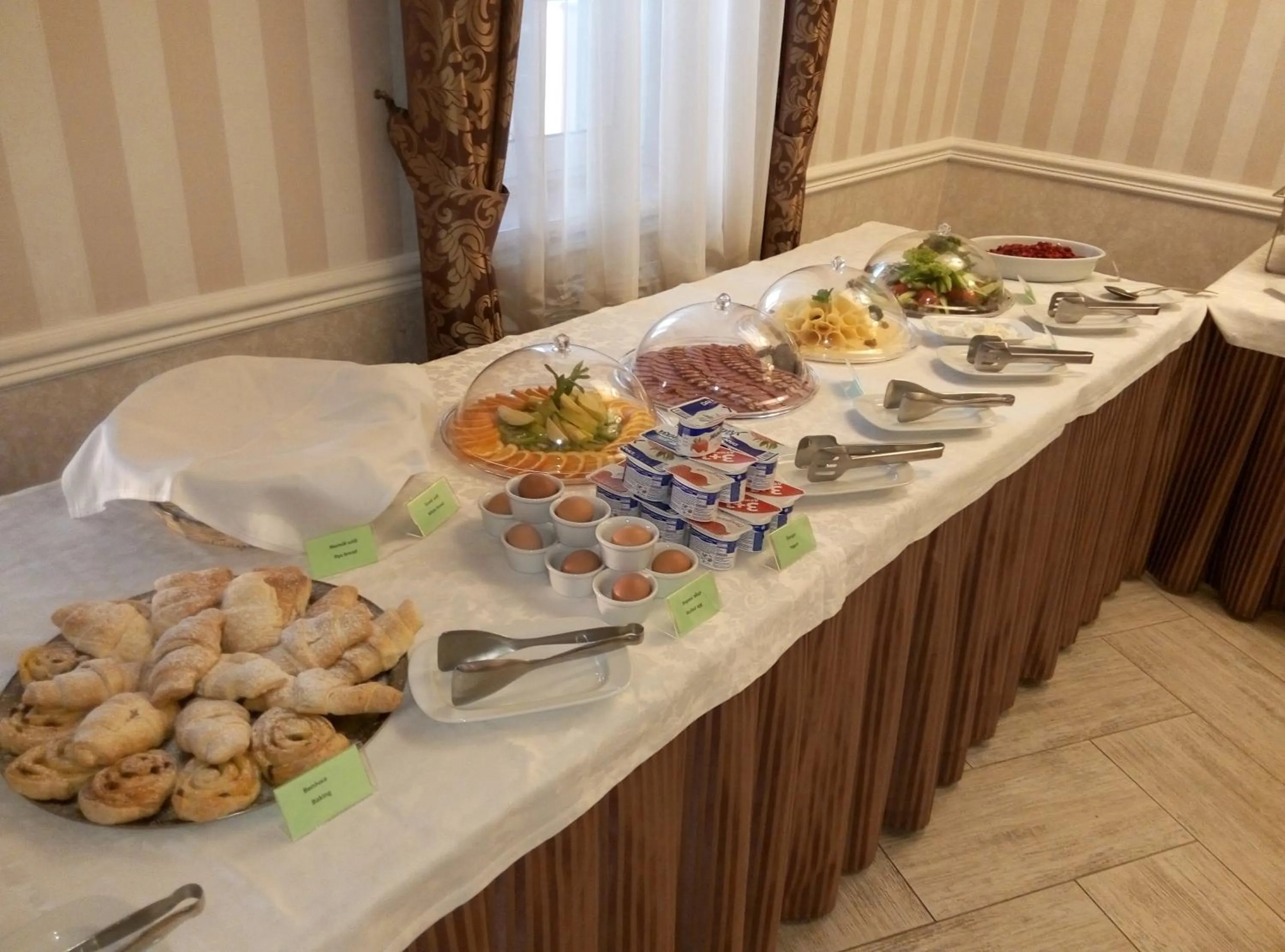 Food in Sofievsky Posad Hotel