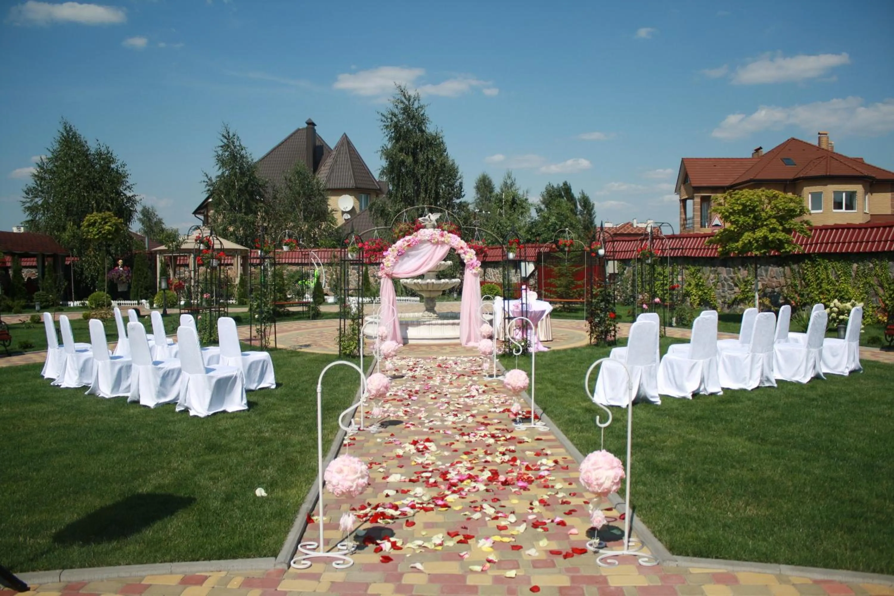 Hiking in Sofievsky Posad Hotel