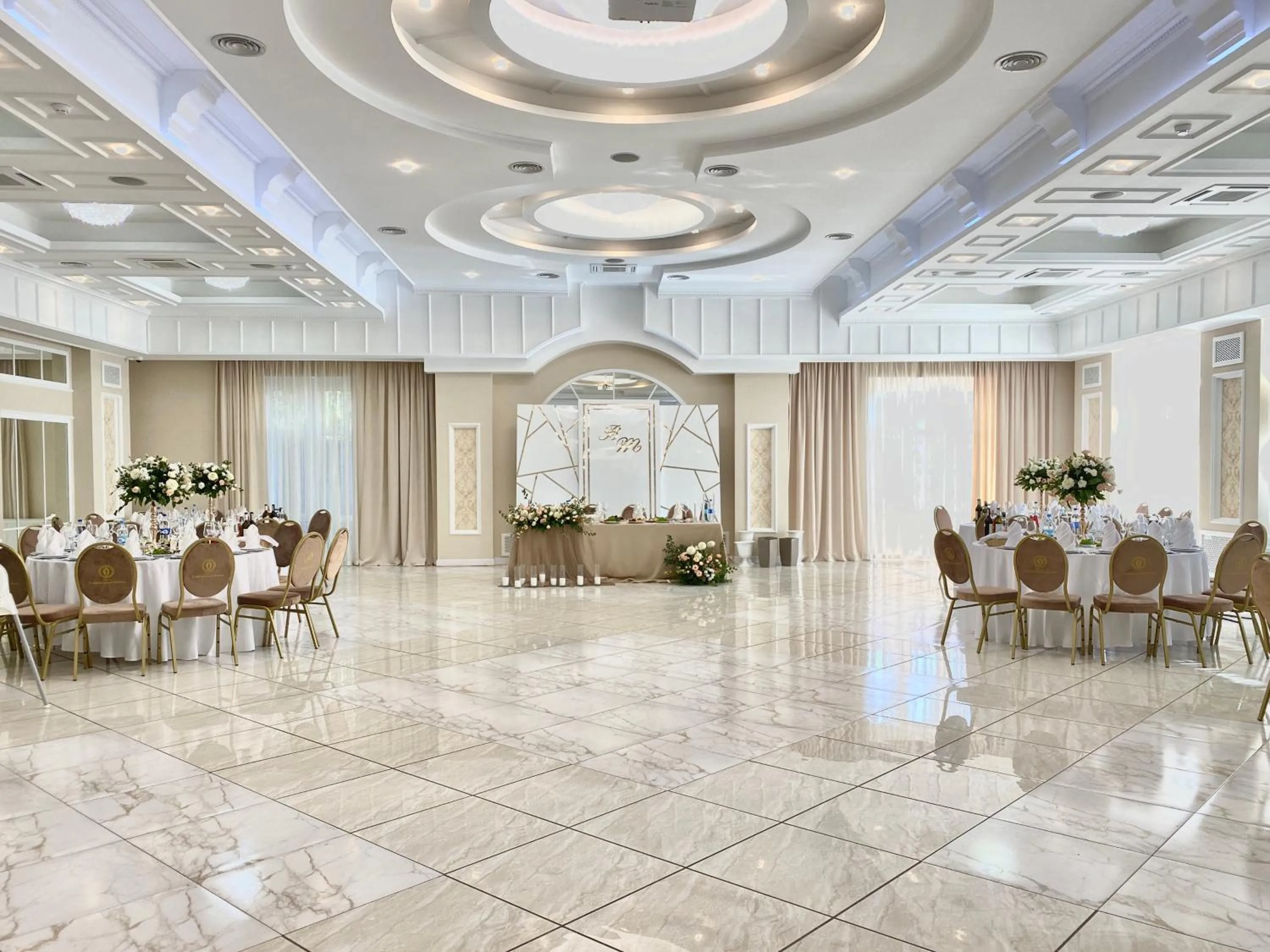Banquet/Function facilities in Sofievsky Posad Hotel