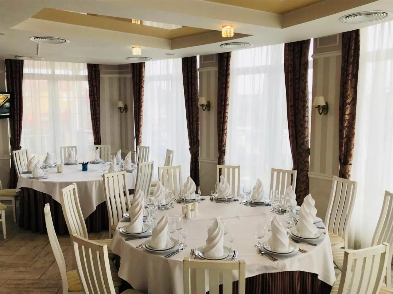 Restaurant/places to eat in Sofievsky Posad Hotel