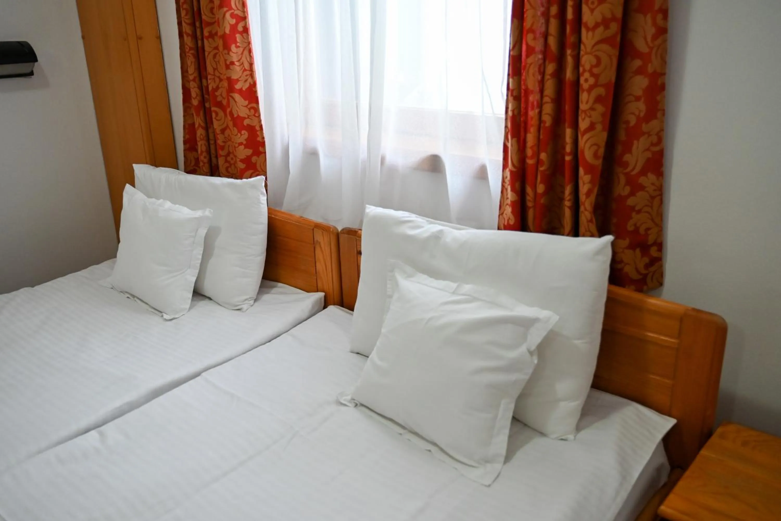 Bed in Hotel Kristal