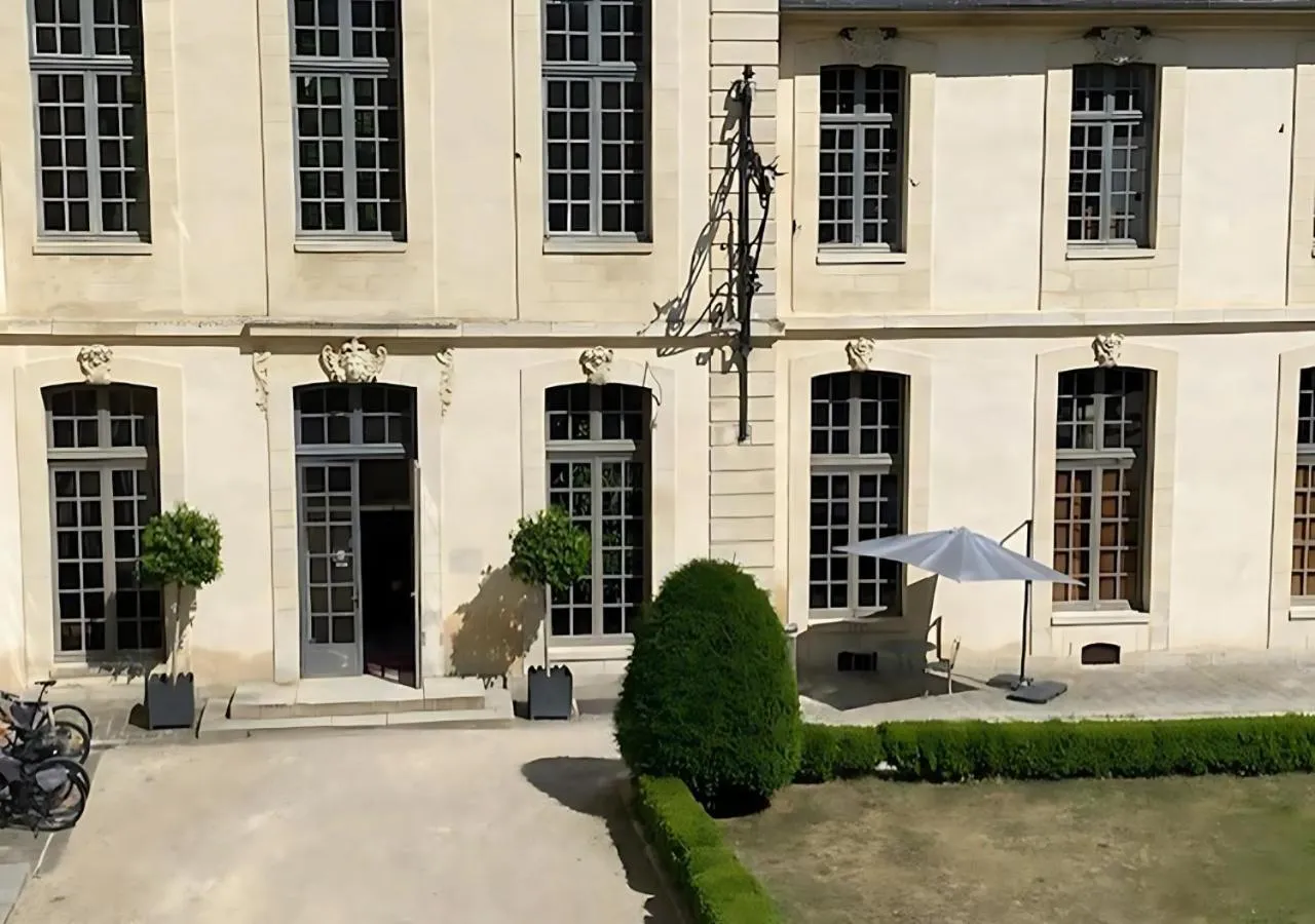 Property building in Château d'Ermenonville