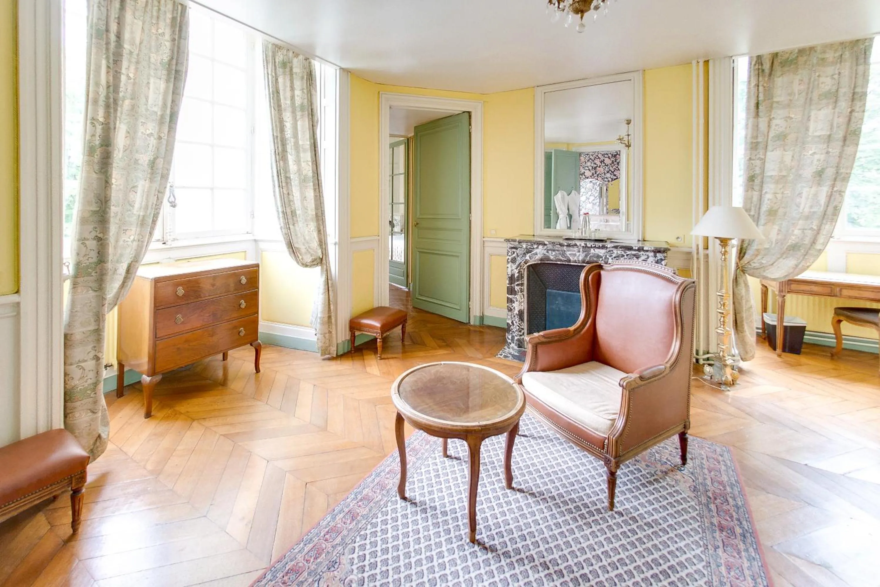 Montmirail comte suite in Château d'Ermenonville