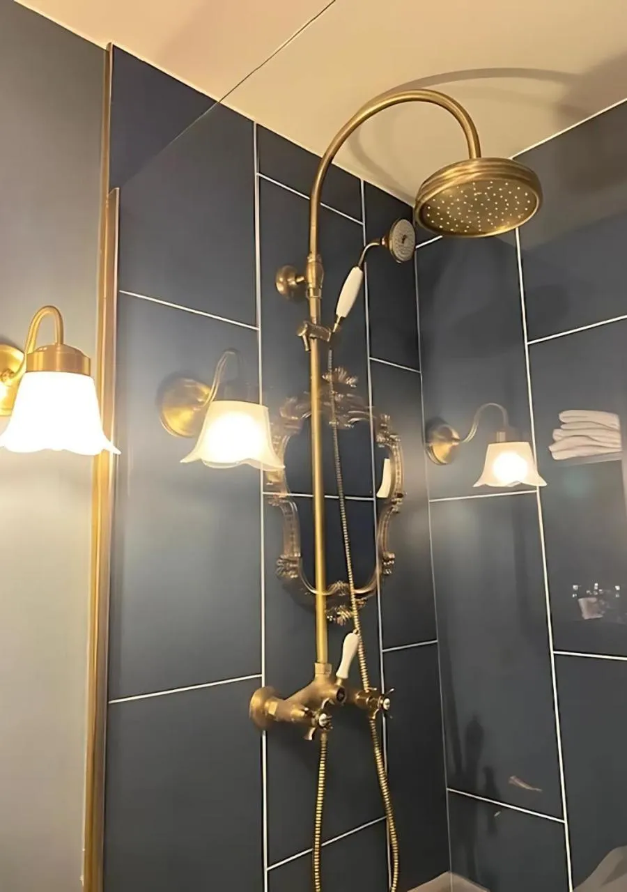 Bathroom in Château d'Ermenonville