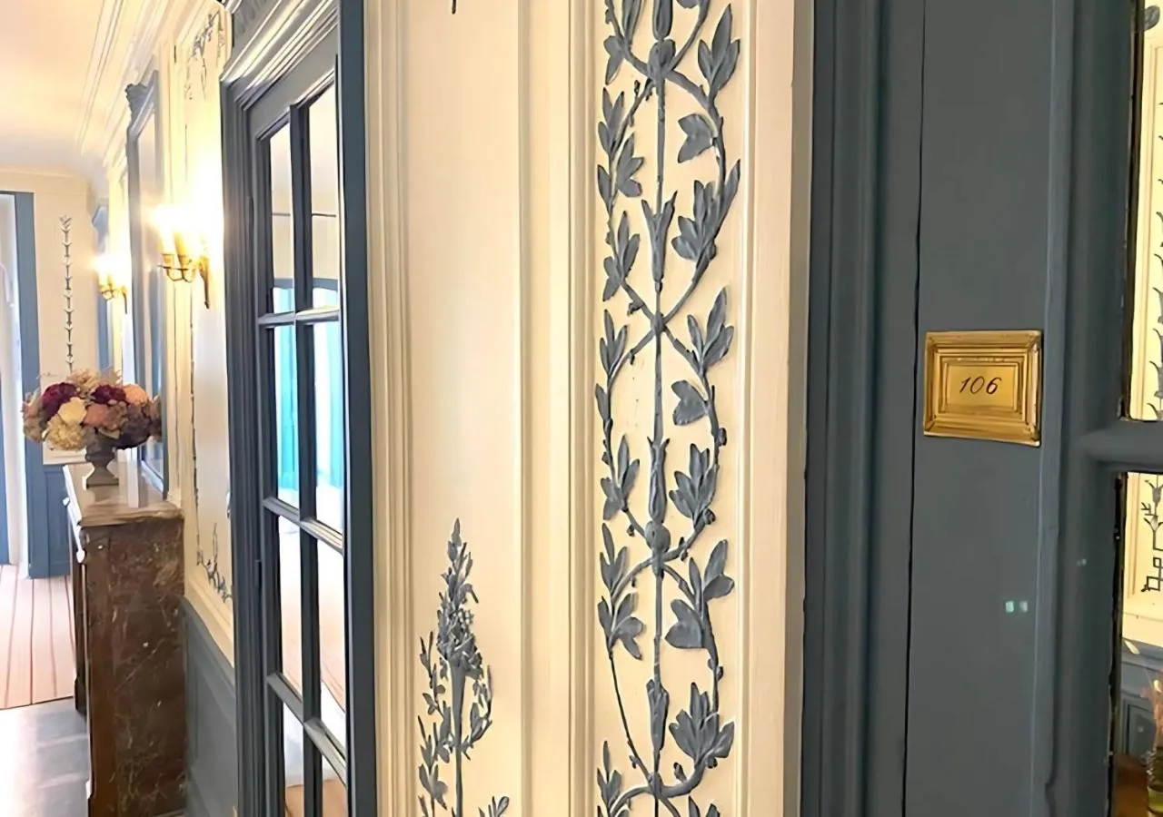 Decorative detail in Château d'Ermenonville