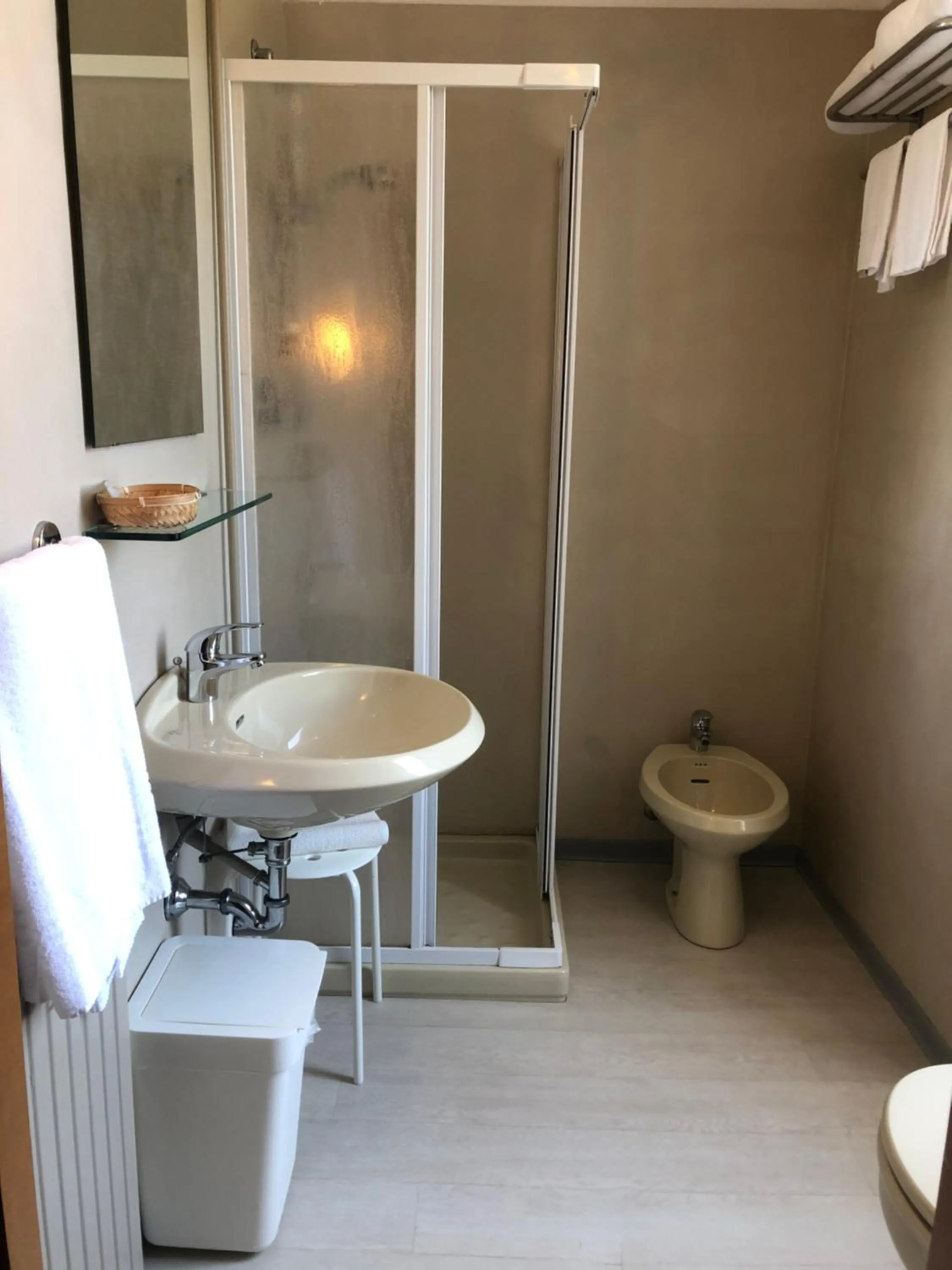 Bathroom in Hotel La Giara