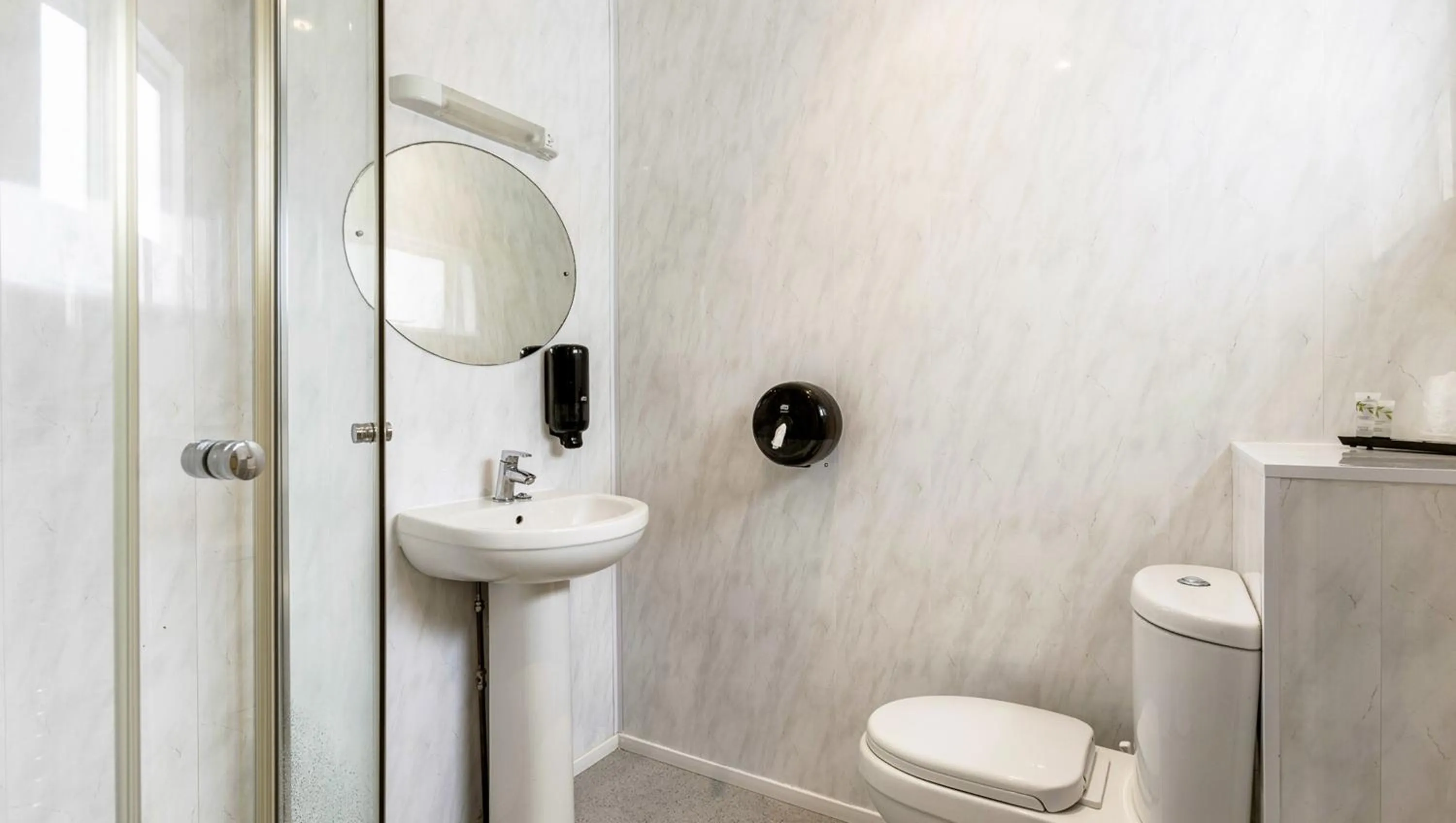 Bathroom in Magnuson Hotel Sandy Lodge Newquay