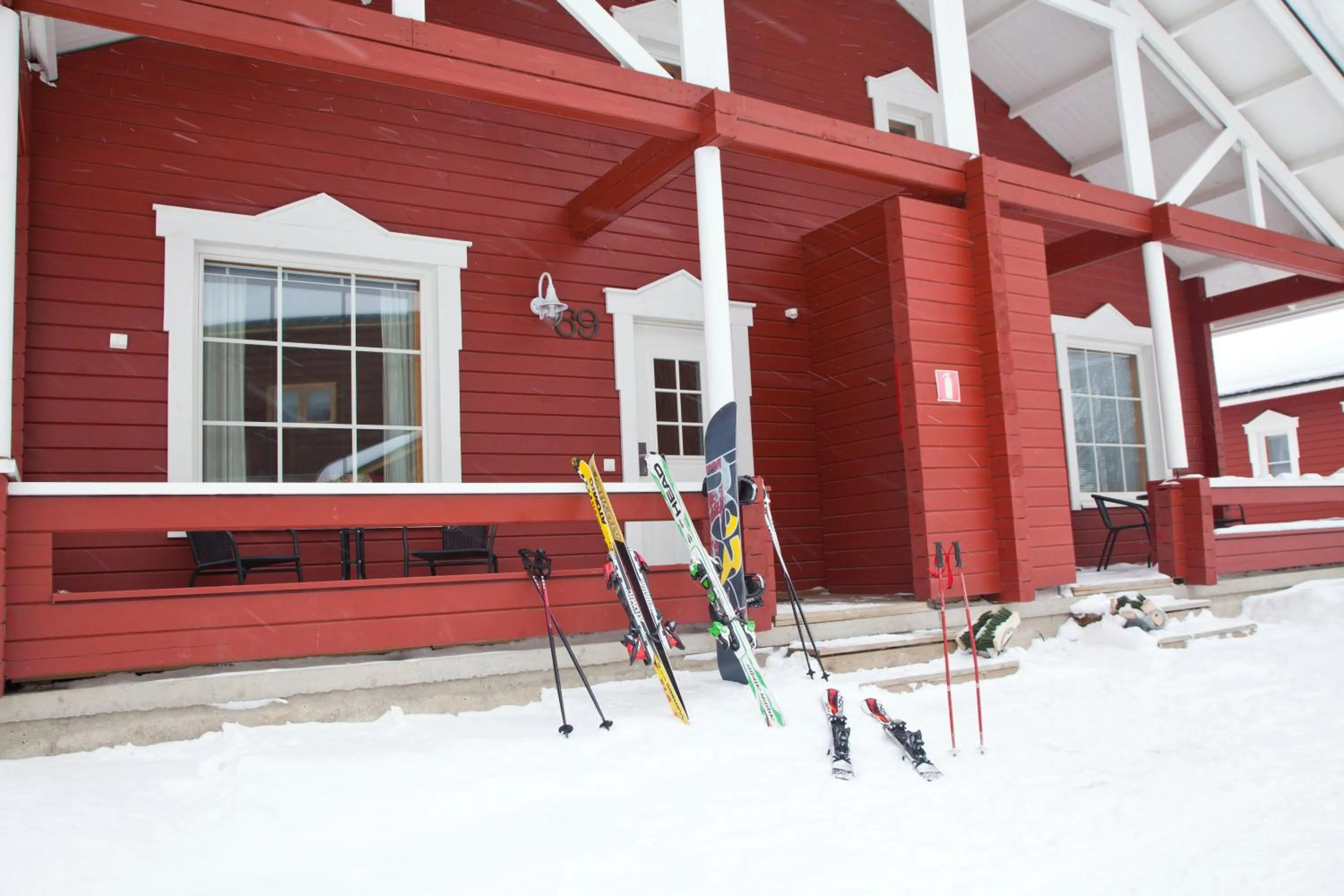 Facade/entrance in Lapland Hotels Ounasvaara Chalets