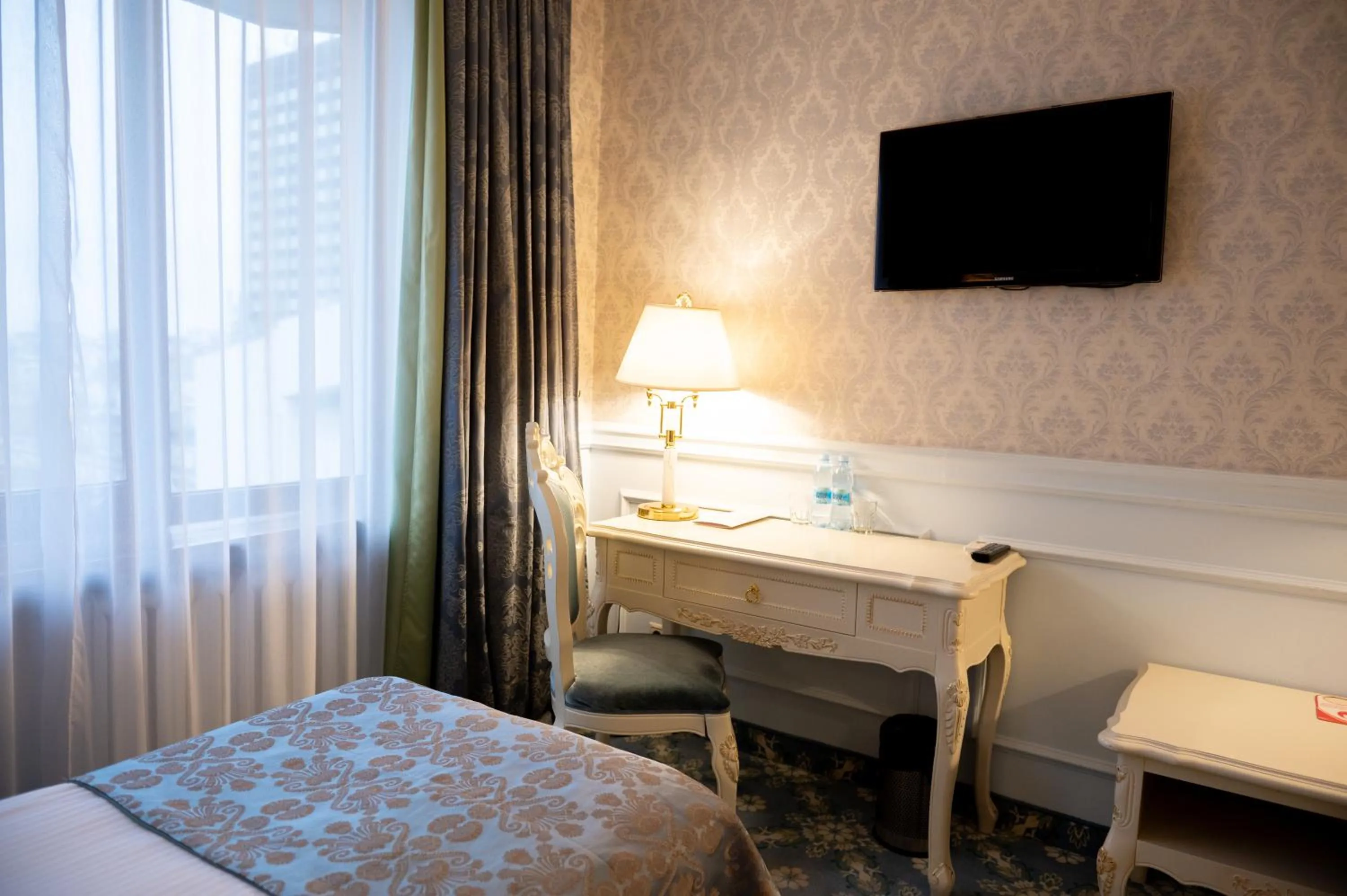 Bed in Olympic Hotel