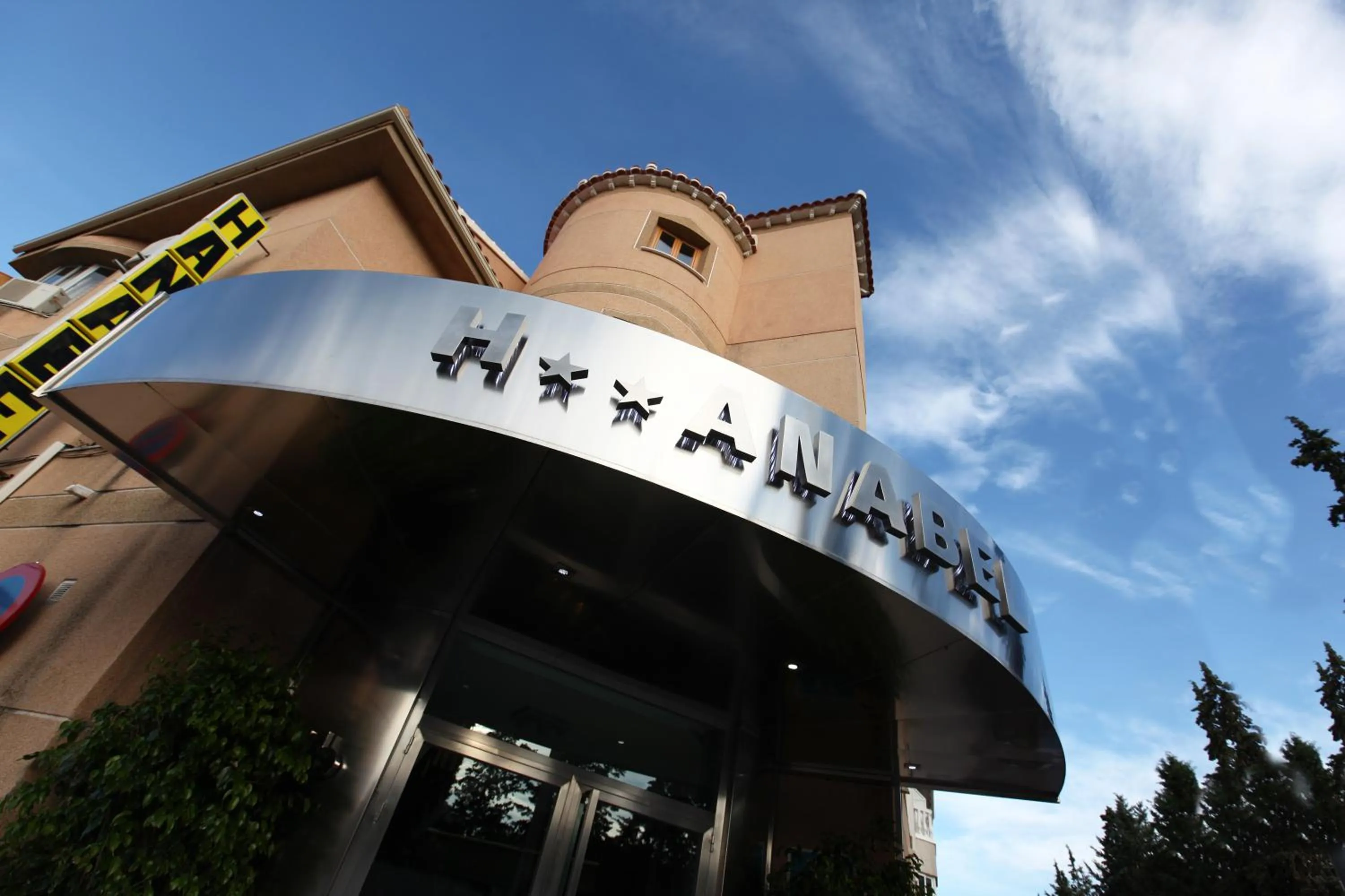 Facade/entrance in Hotel Anabel Baza