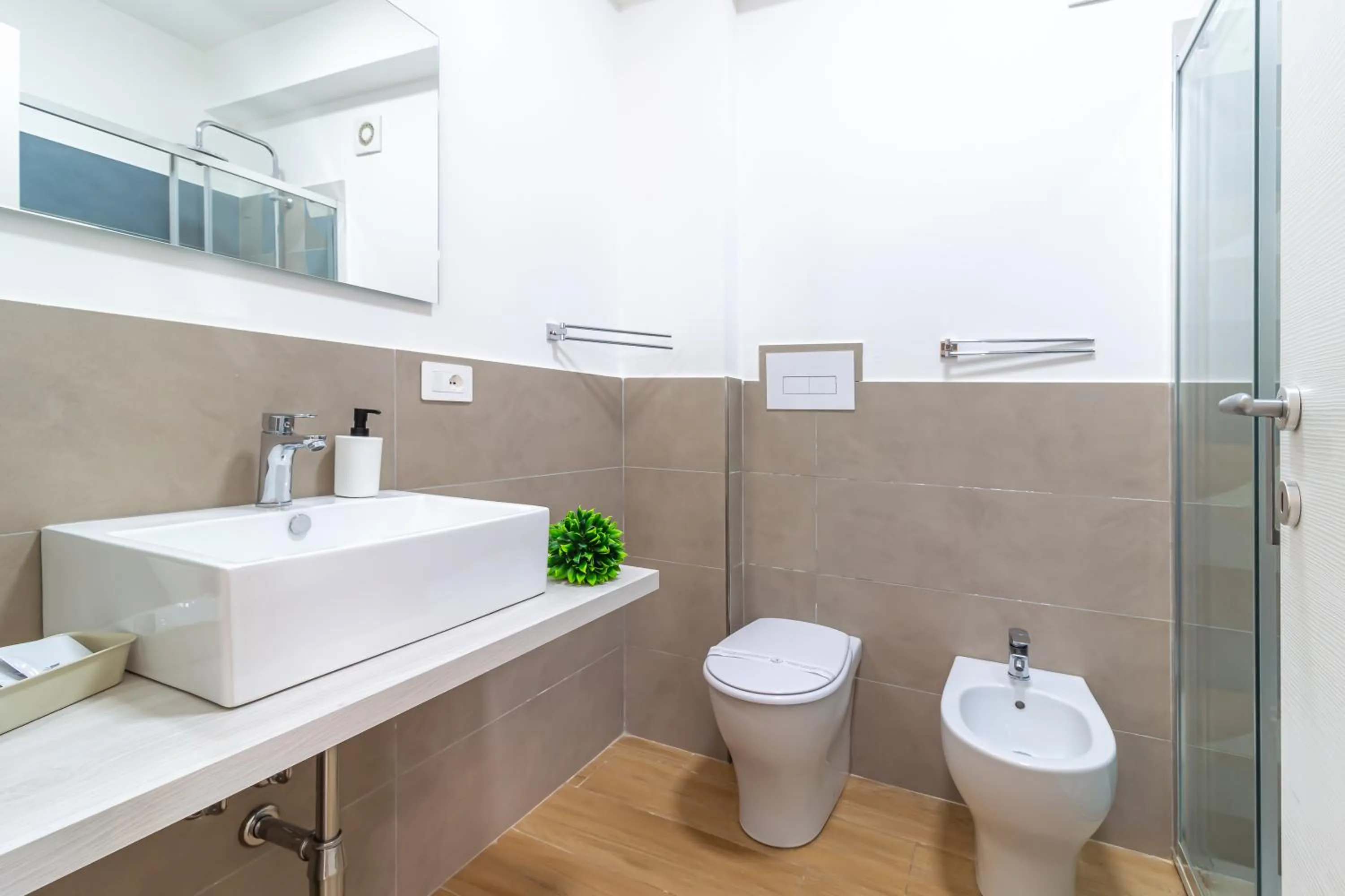 Shower in Granatelli Holiday Home