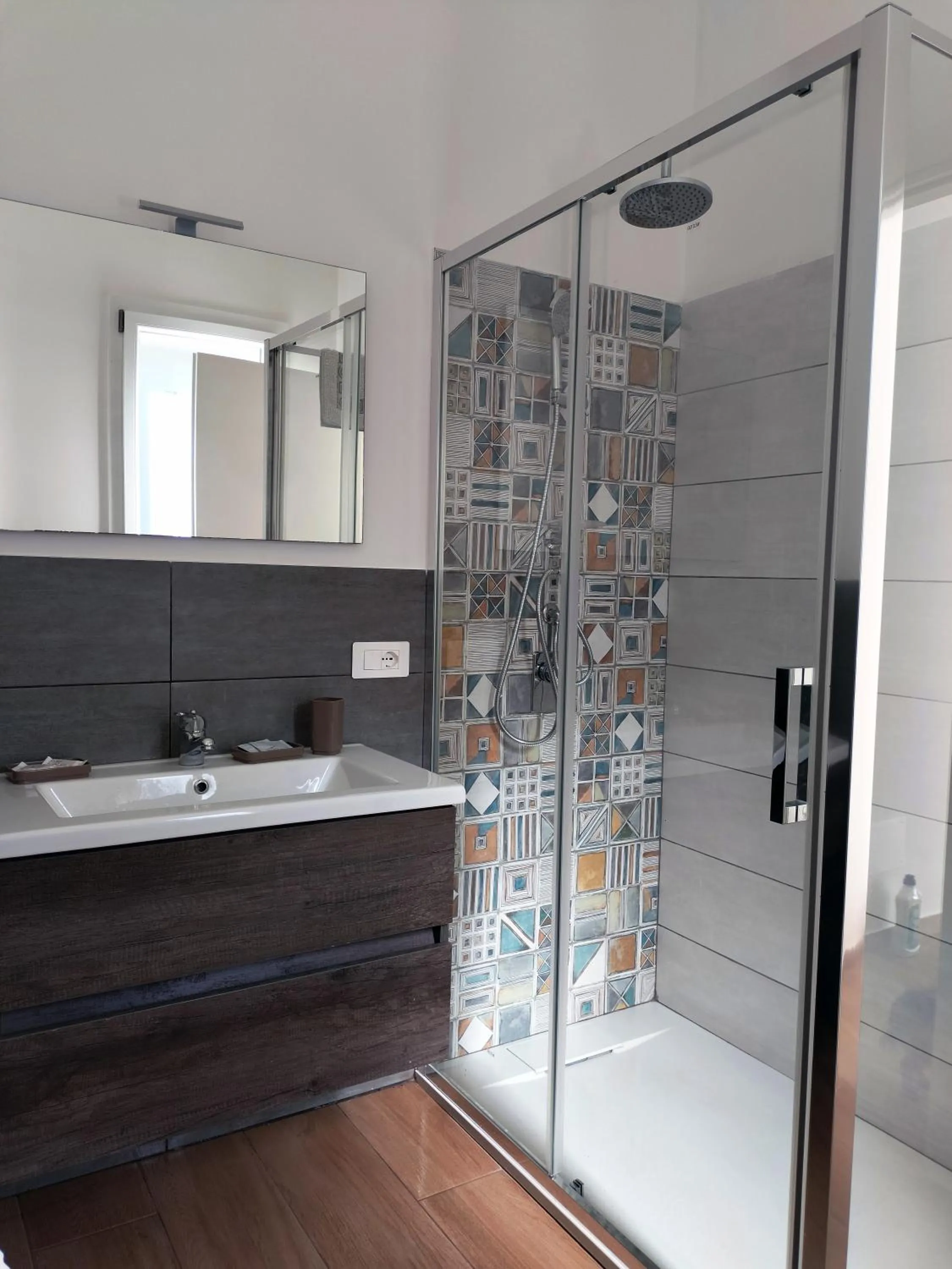 Shower in Granatelli Holiday Home