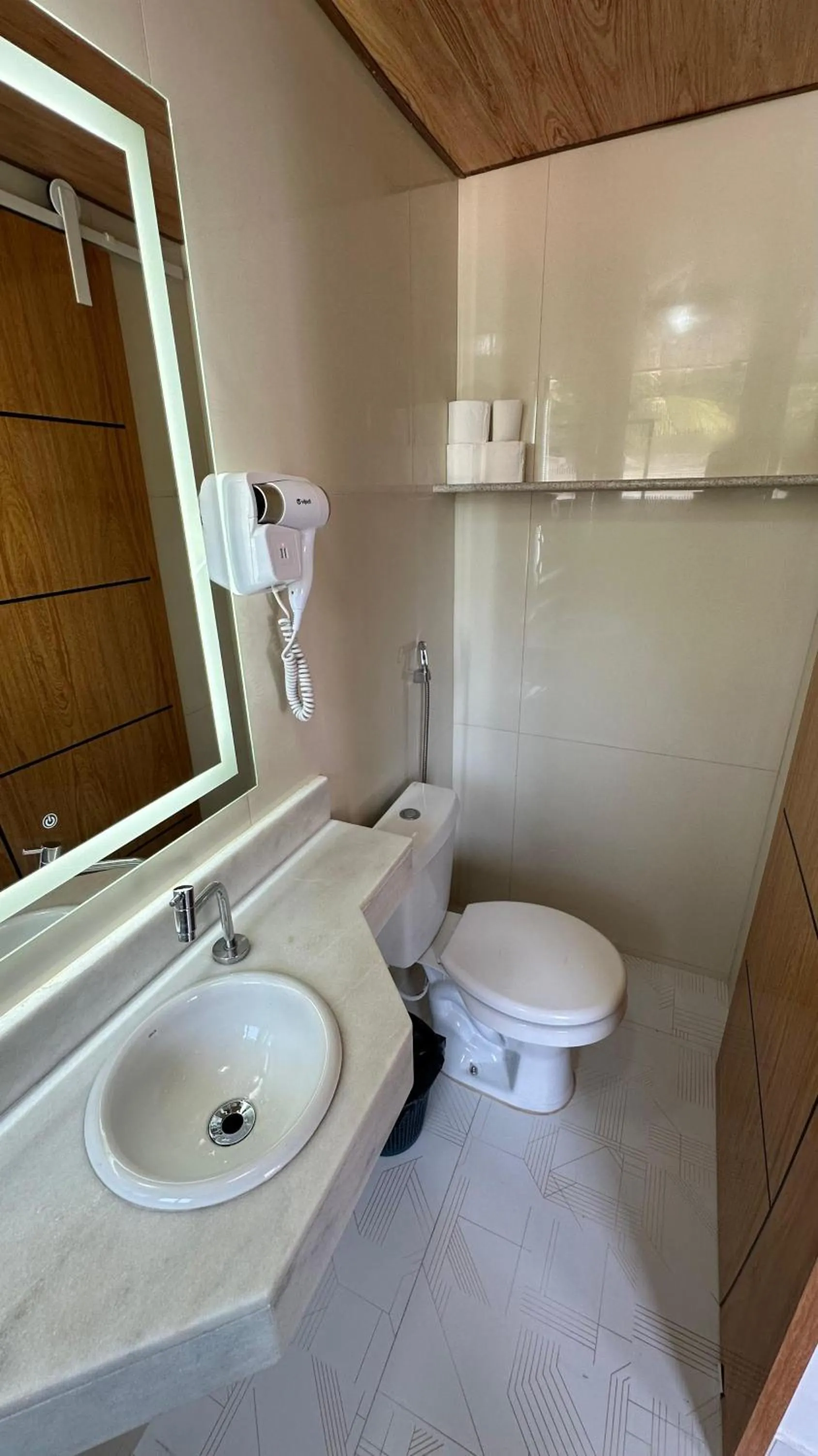 Toilet in Alfa Mar Pousada