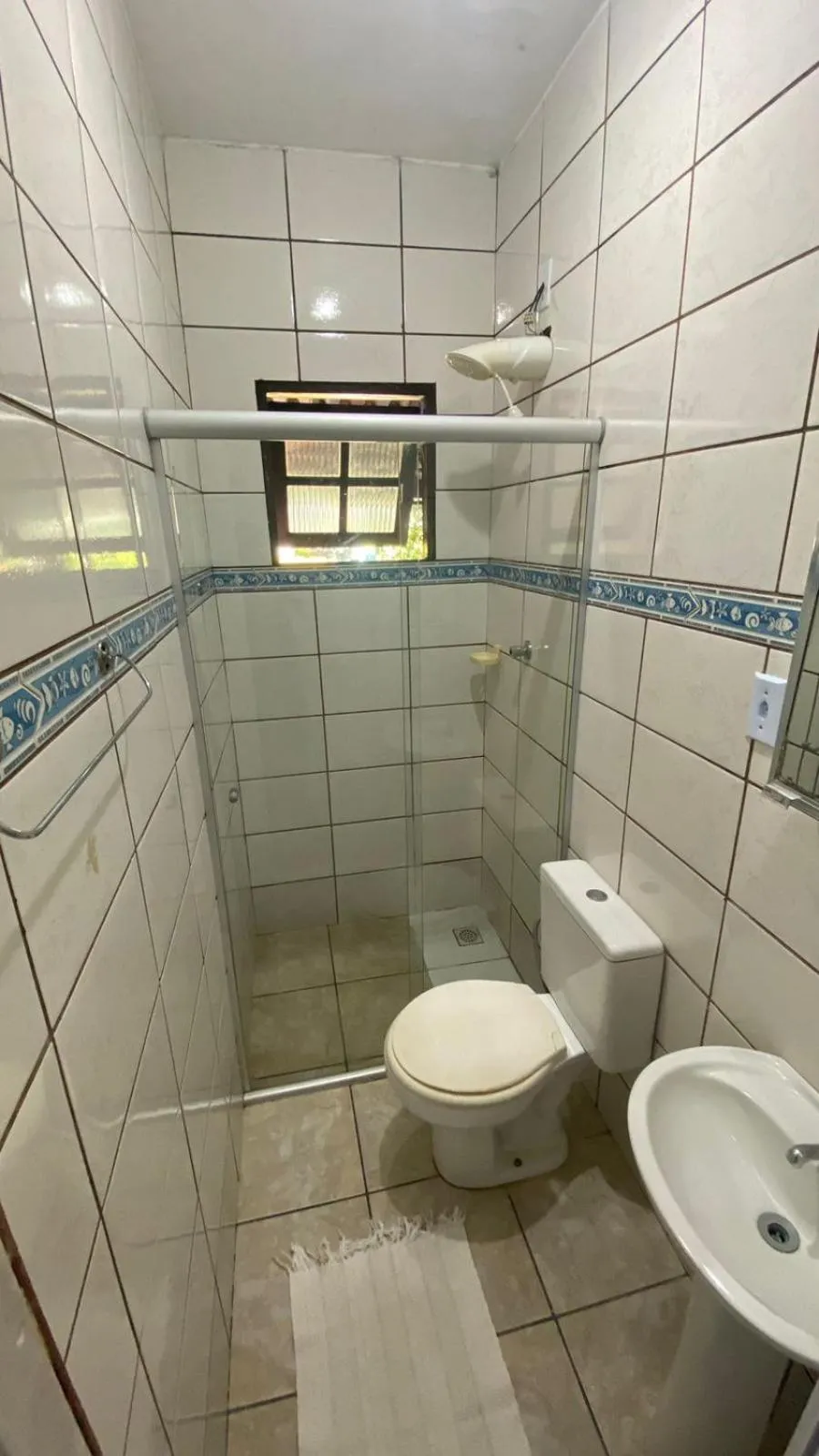 Shower in Alfa Mar Pousada