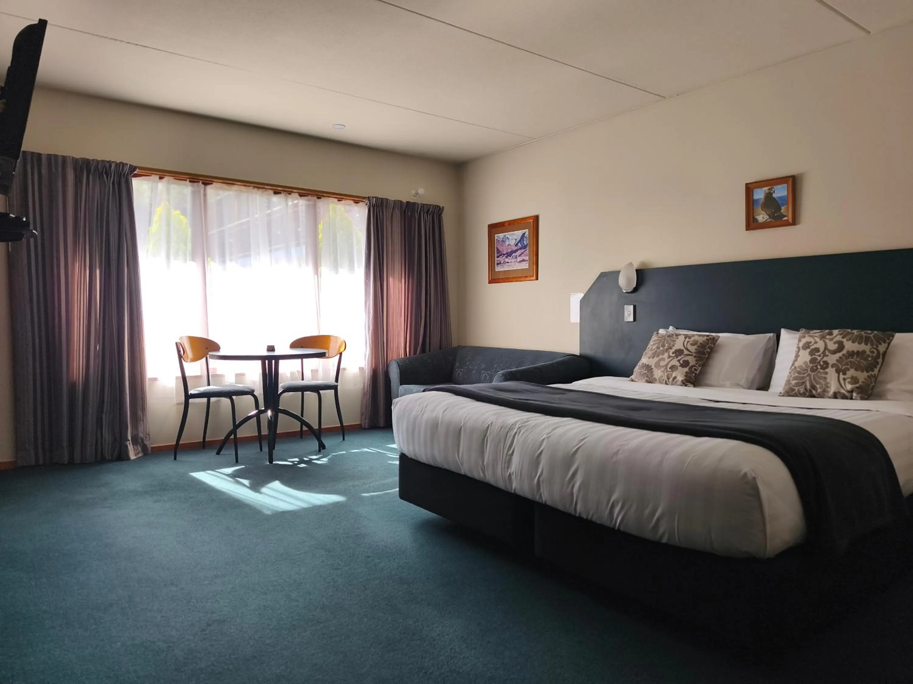 Bed in Aspen Lodge Motel