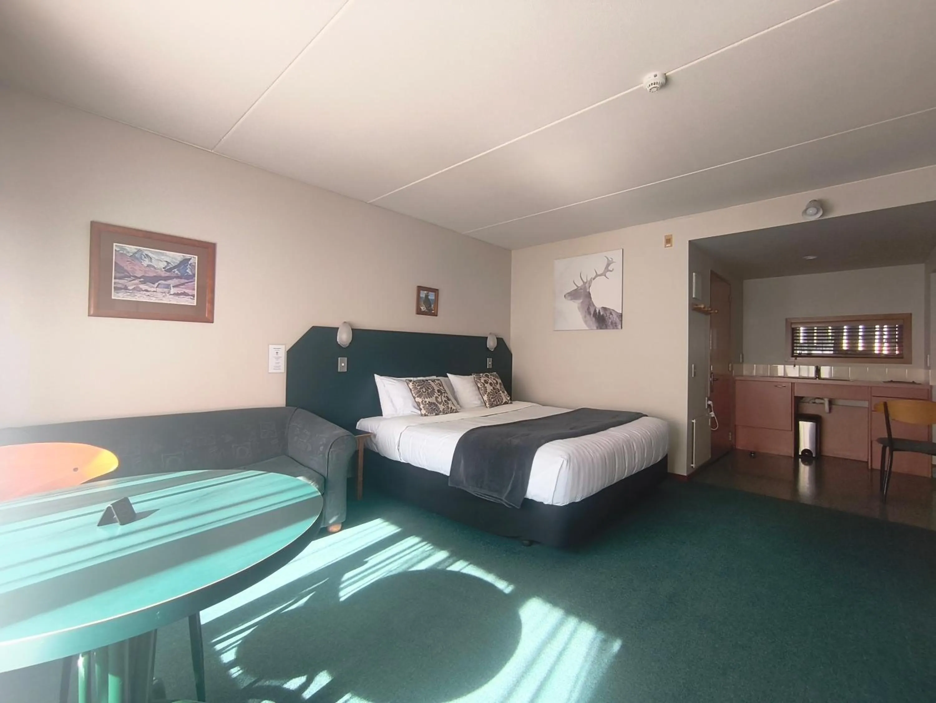 Bed in Aspen Lodge Motel