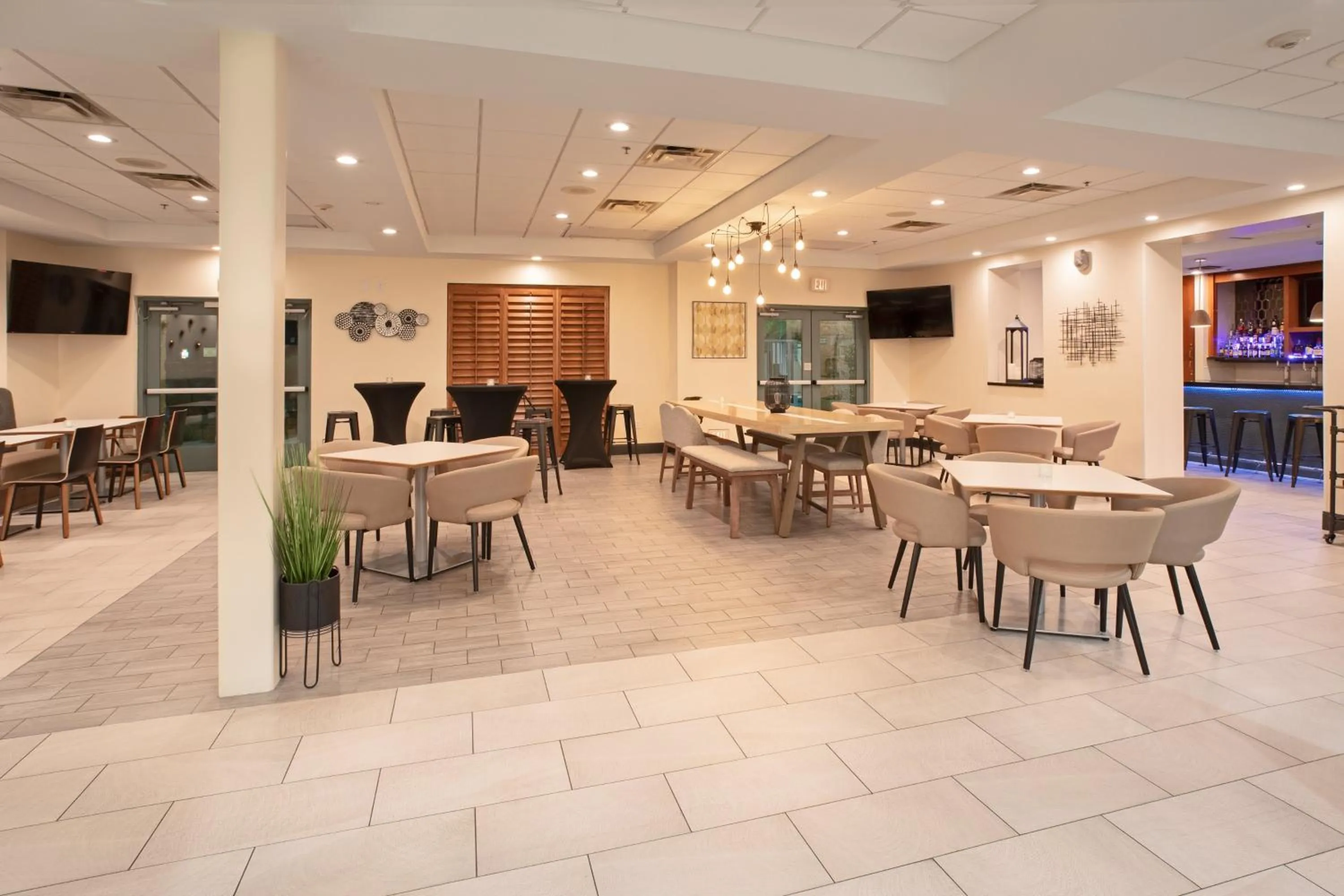 Restaurant/places to eat in Holiday Inn & Suites Goodyear - West Phoenix Area by IHG