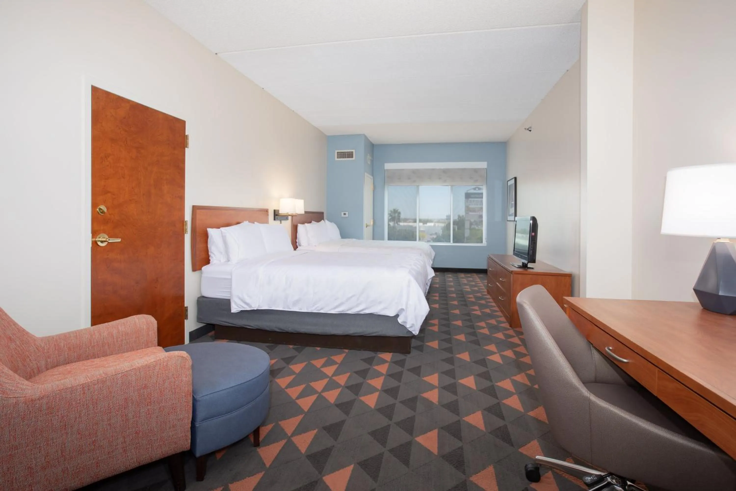 Photo of the whole room, Bed in Holiday Inn & Suites Goodyear - West Phoenix Area by IHG