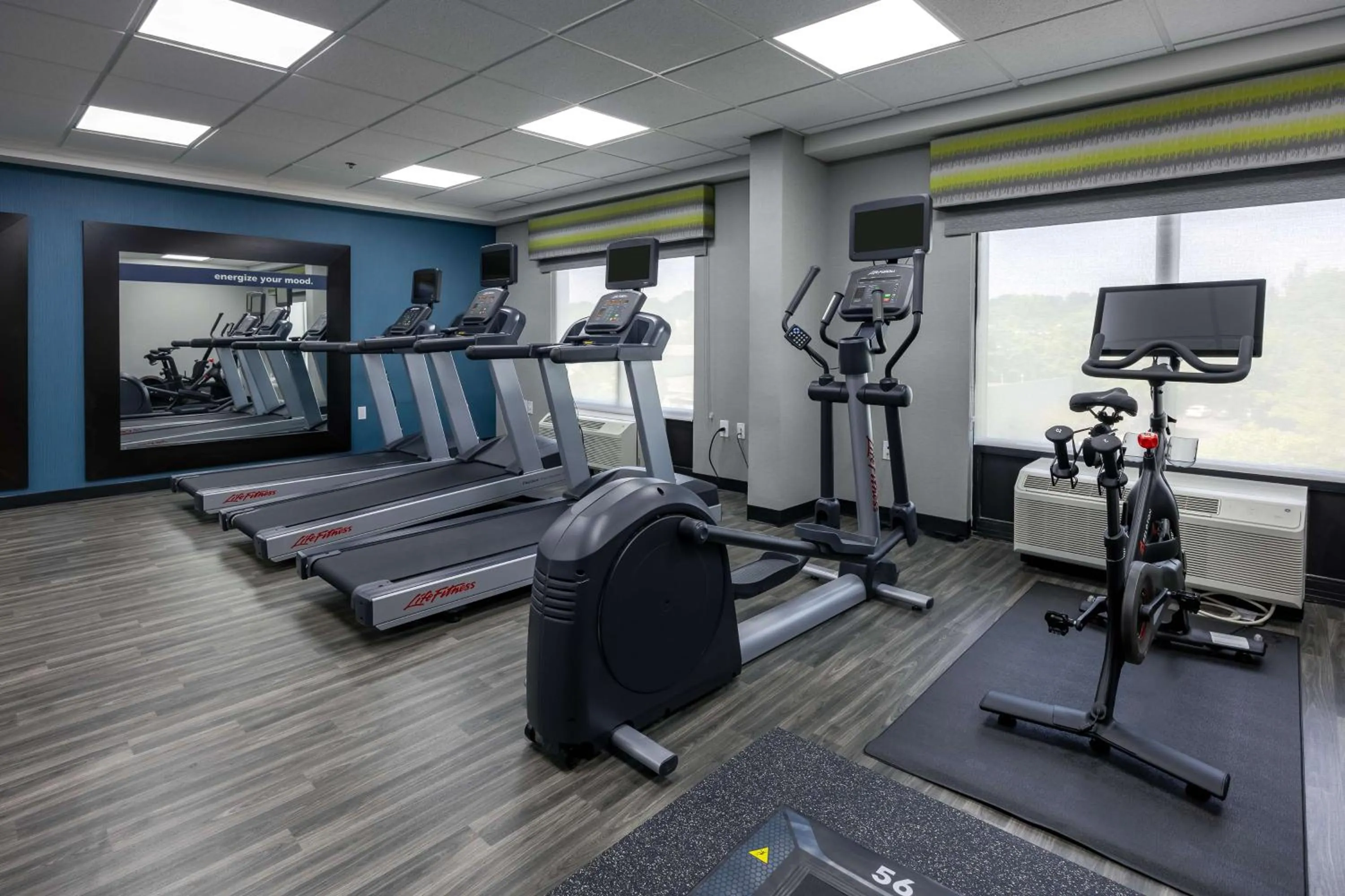 Fitness centre/facilities in Hampton Inn & Suites Alpharetta Roswell