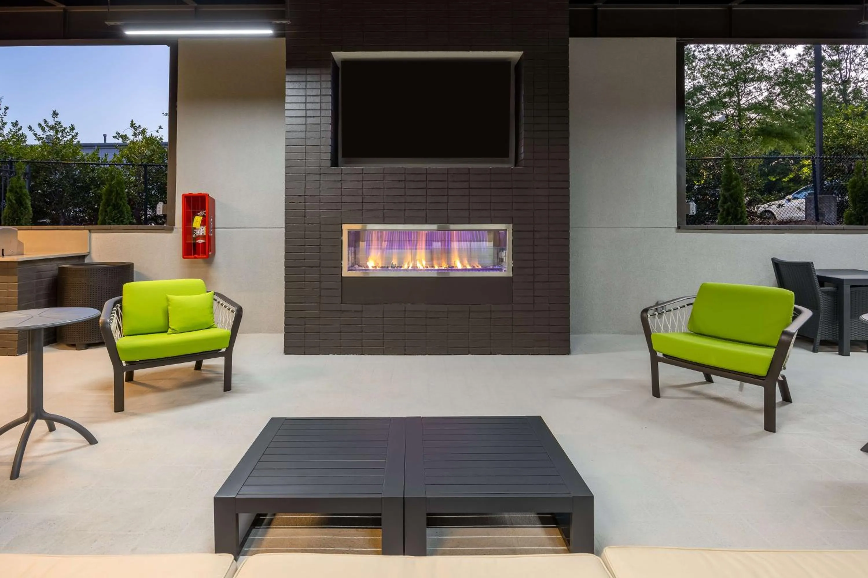 Patio in Hampton Inn & Suites Alpharetta Roswell