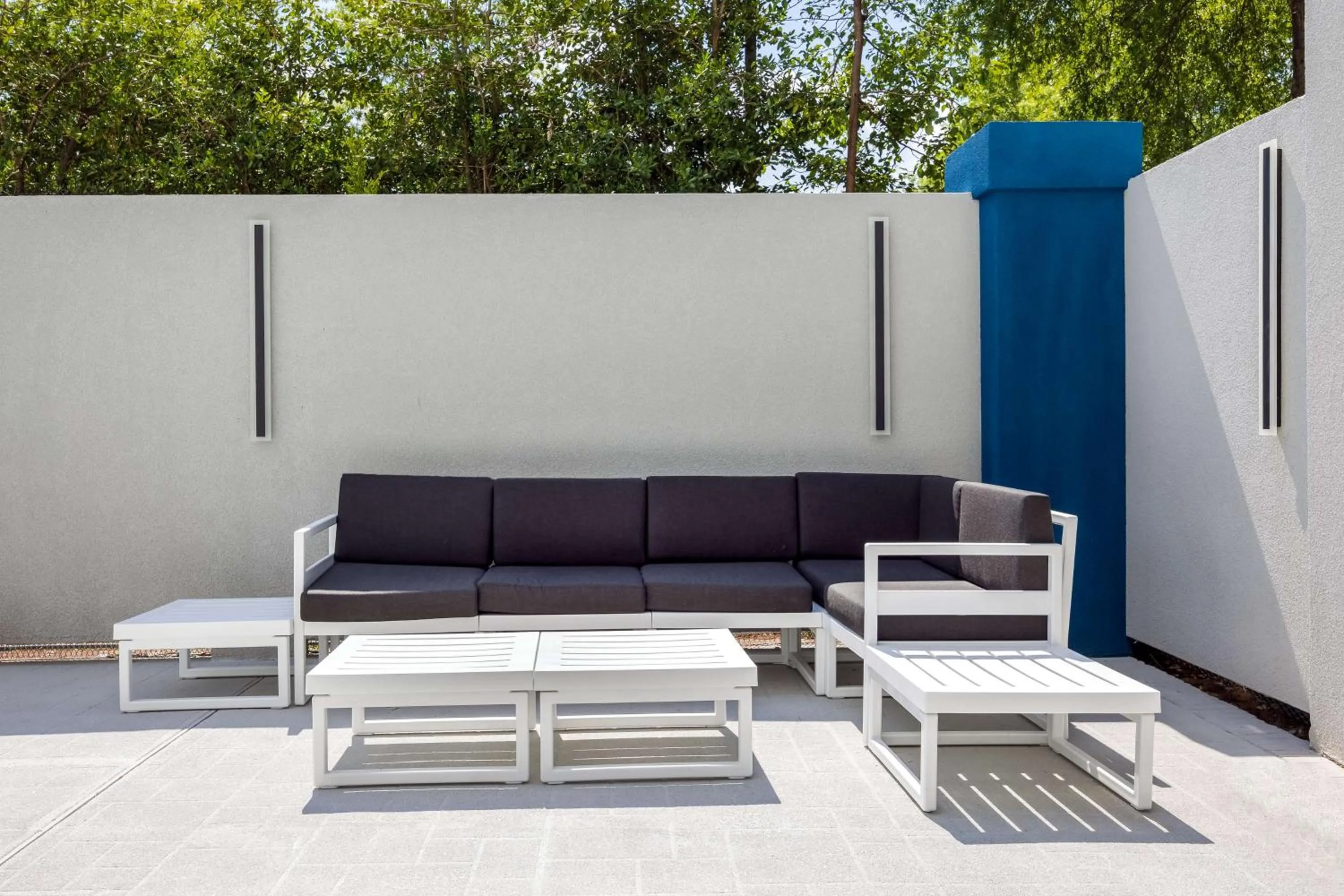 Pool view in Hampton Inn & Suites Alpharetta Roswell