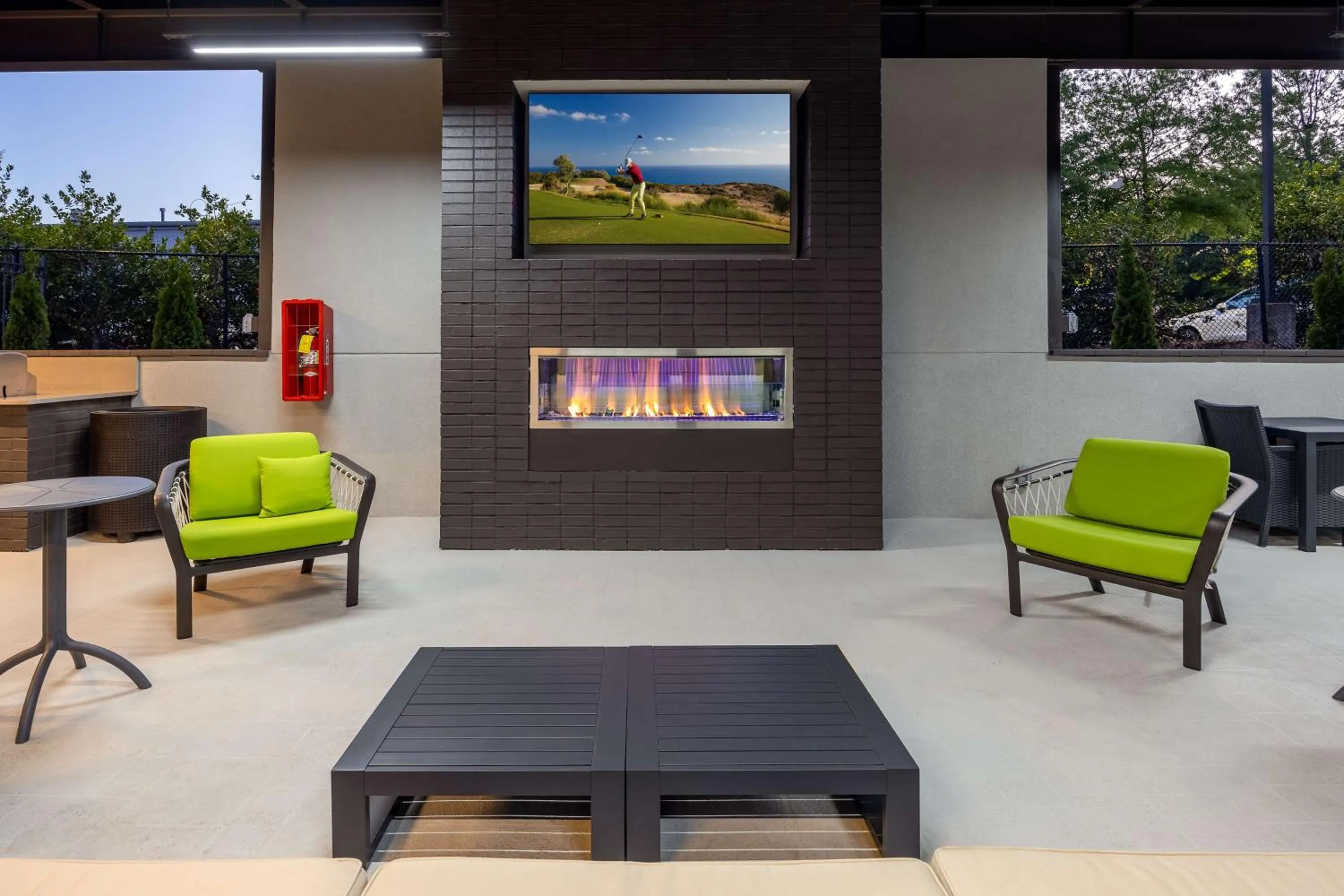 Patio in Hampton Inn & Suites Alpharetta Roswell