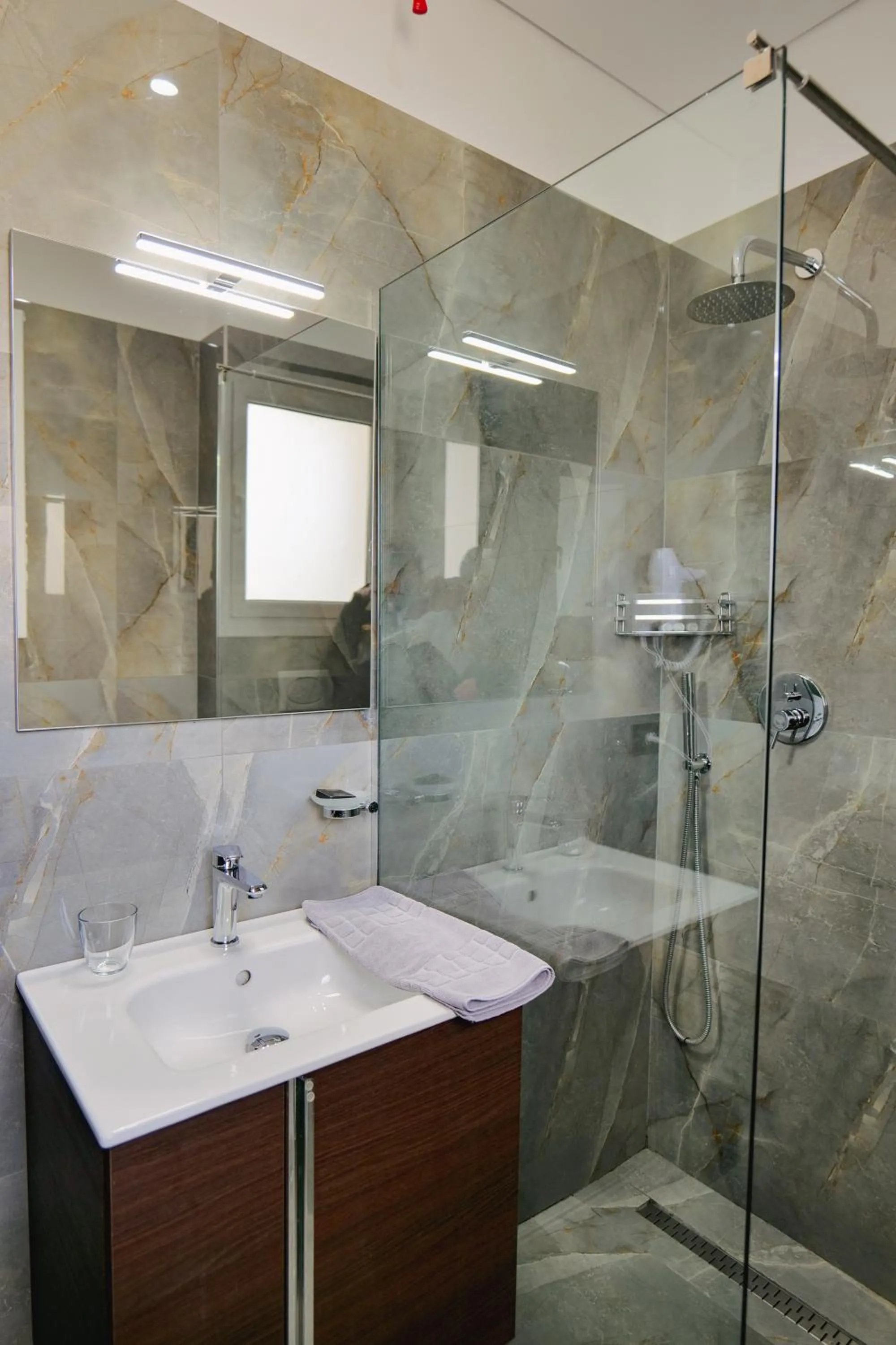 Bathroom in Asi Rooftop Hotel