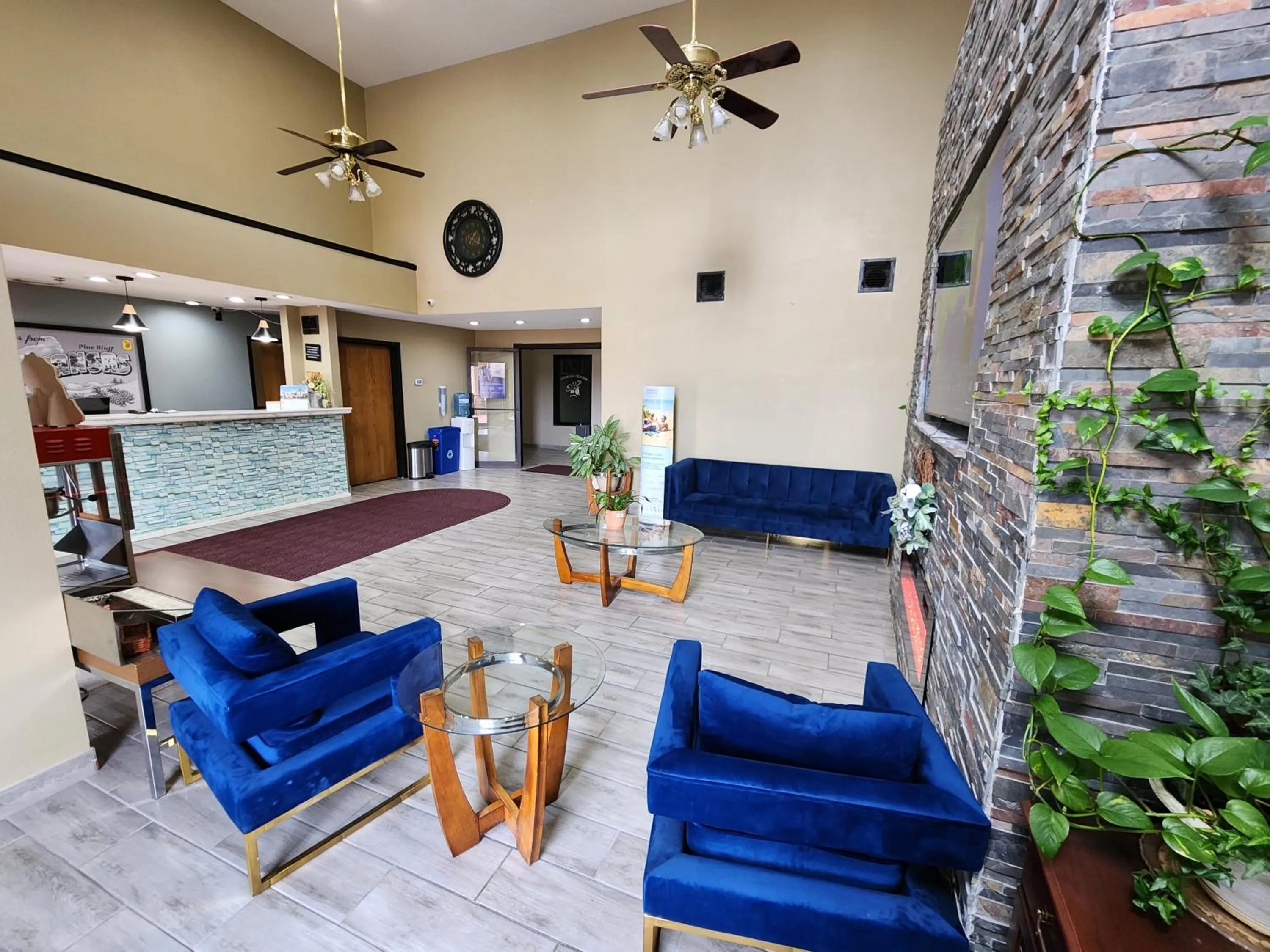 Lobby or reception in Super 8 by Wyndham Pine Bluff