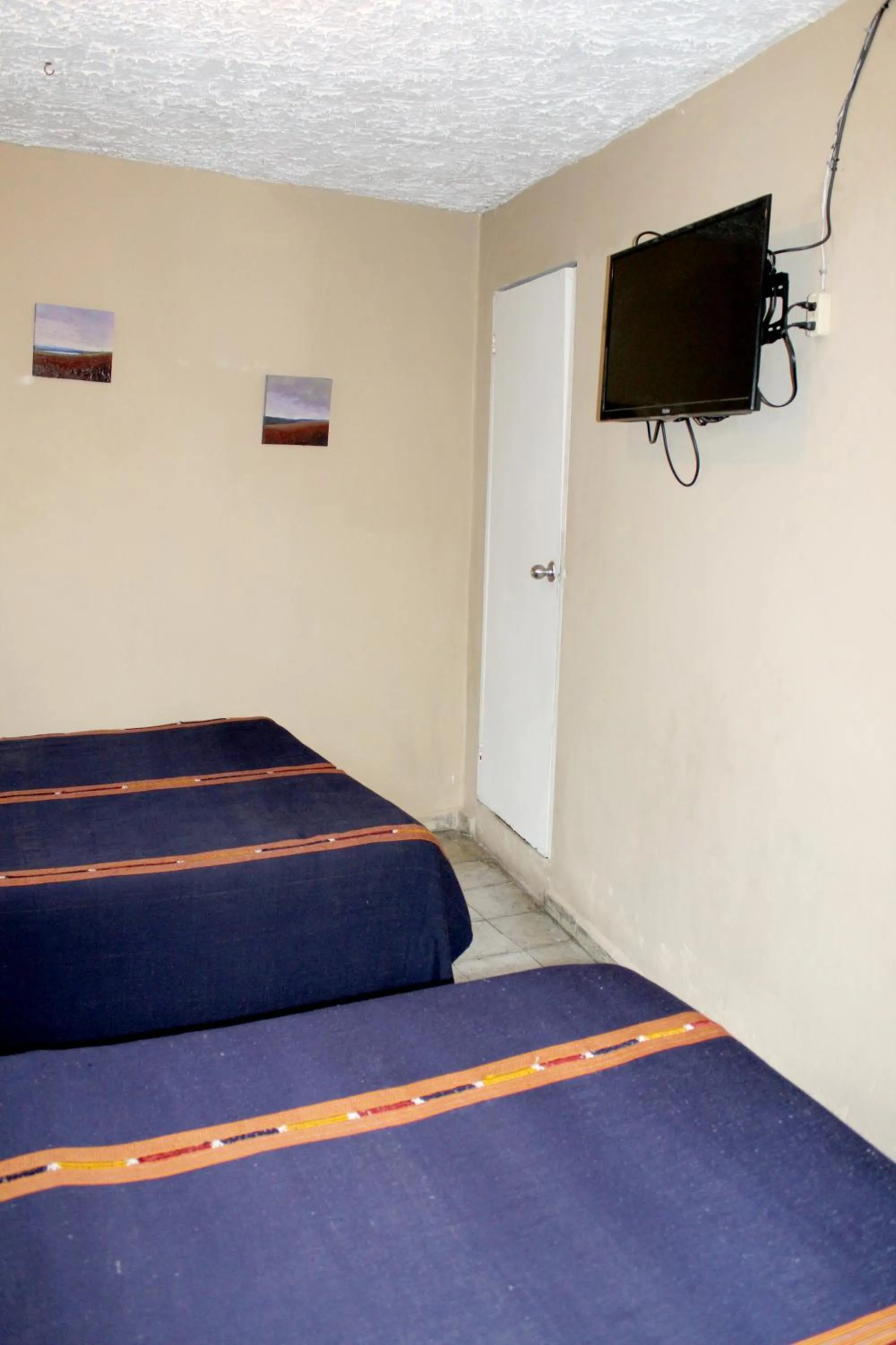 Photo of the whole room, Bed in Ximenas Guest House