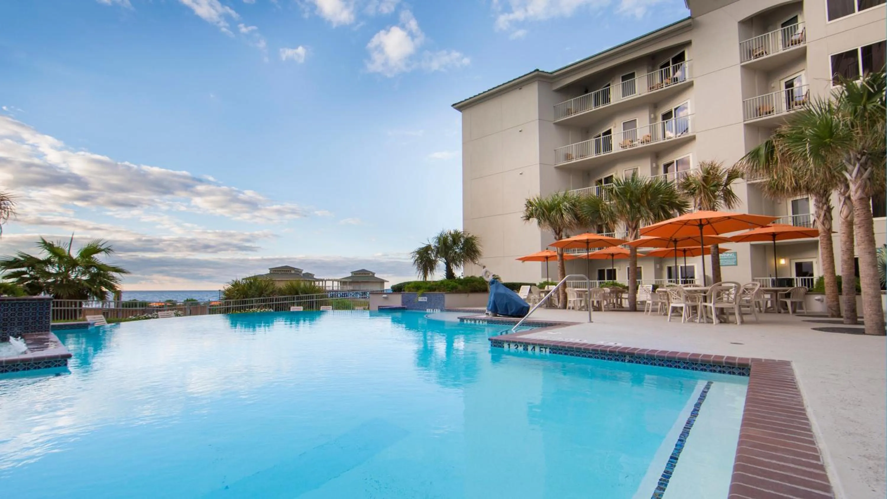 Property building in Holiday Inn Club Vacations Galveston Beach Resort