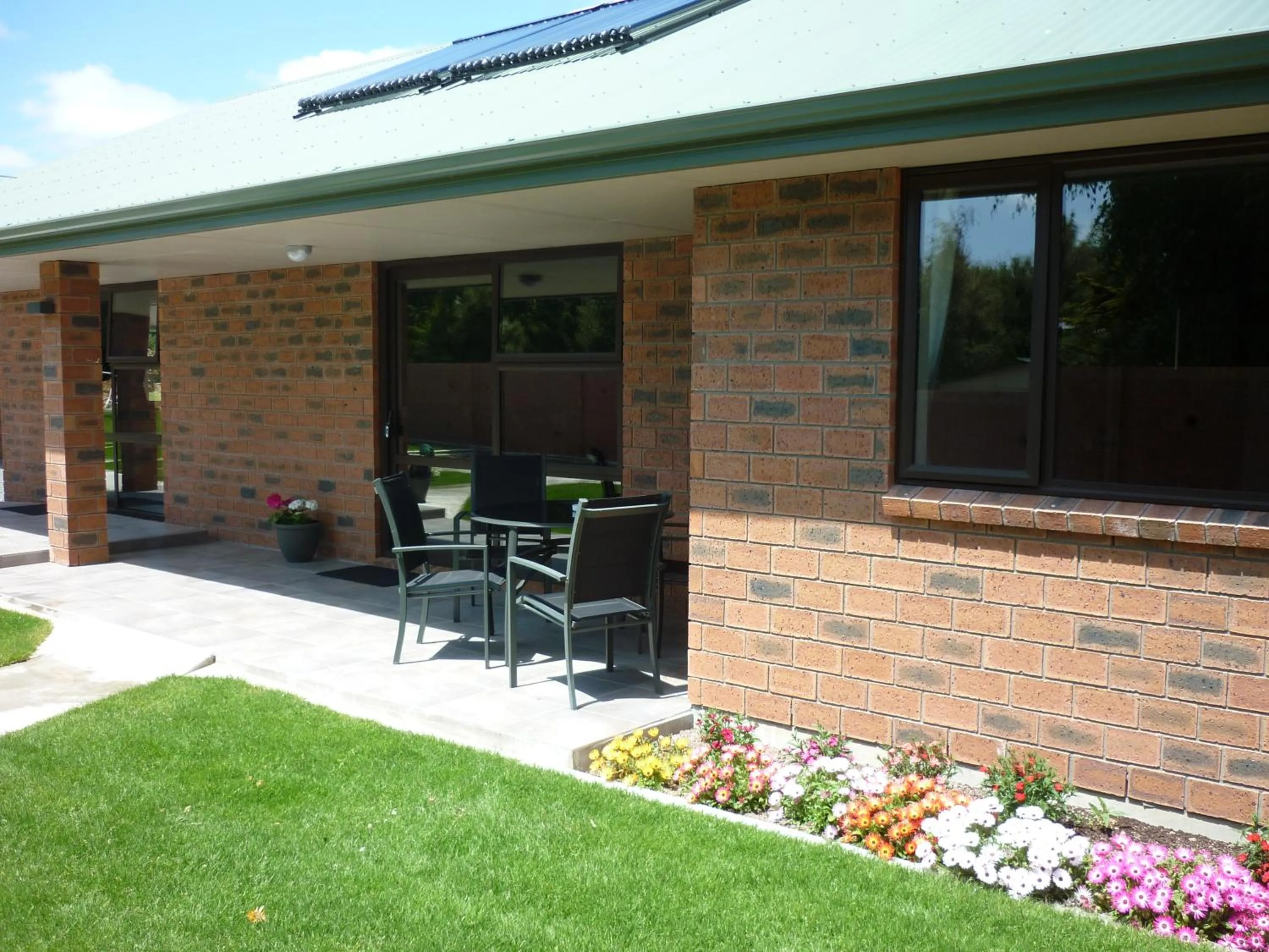 Patio in Invercargill Holiday Park & Motels