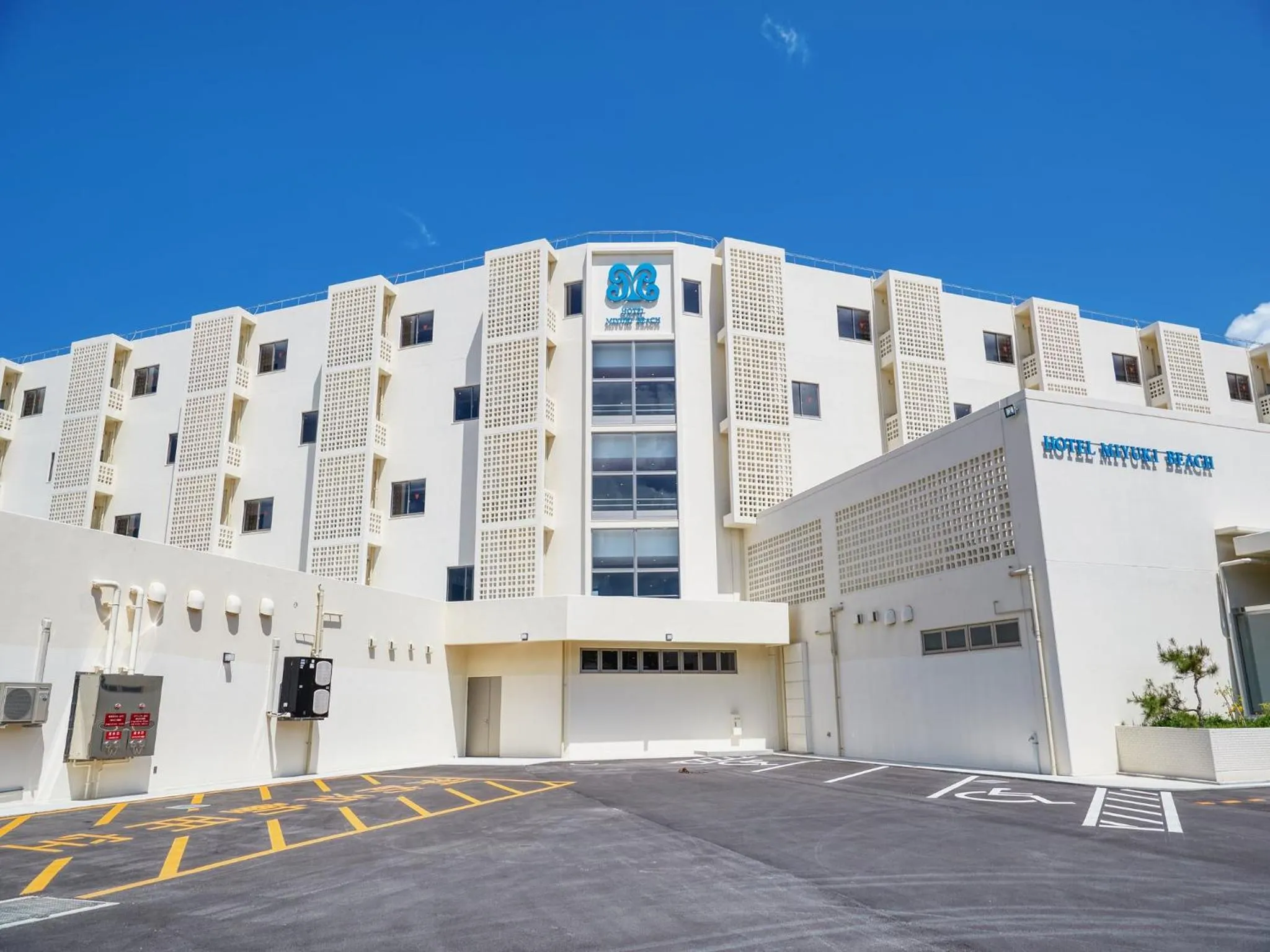 Property building in Hotel Miyuki Beach