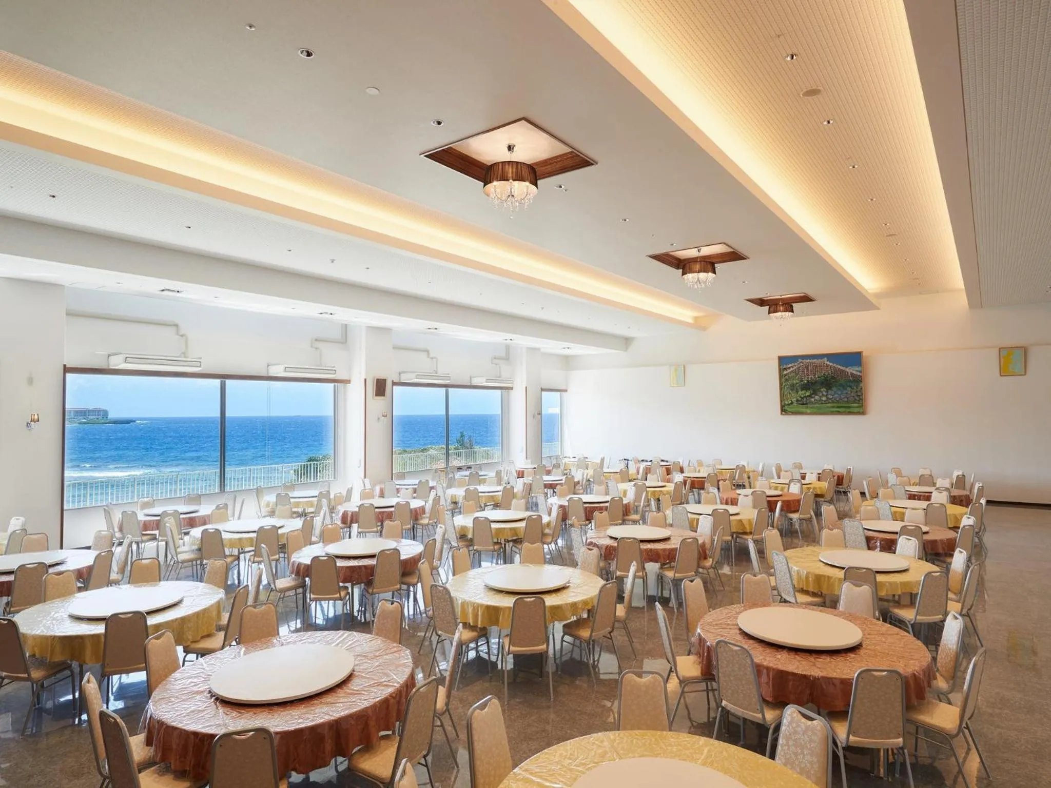 Restaurant/places to eat in Hotel Miyuki Beach