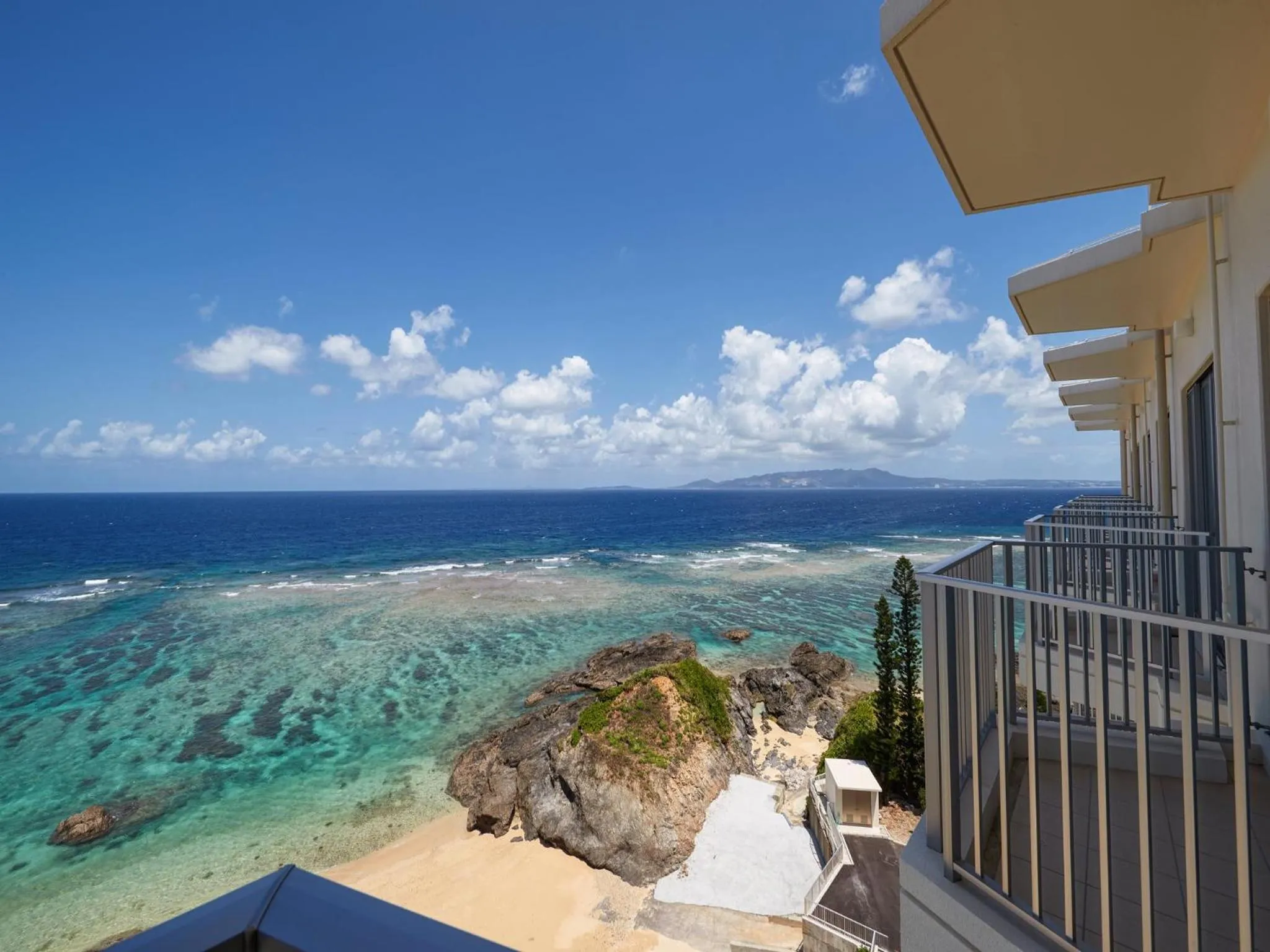 Balcony/Terrace in Hotel Miyuki Beach
