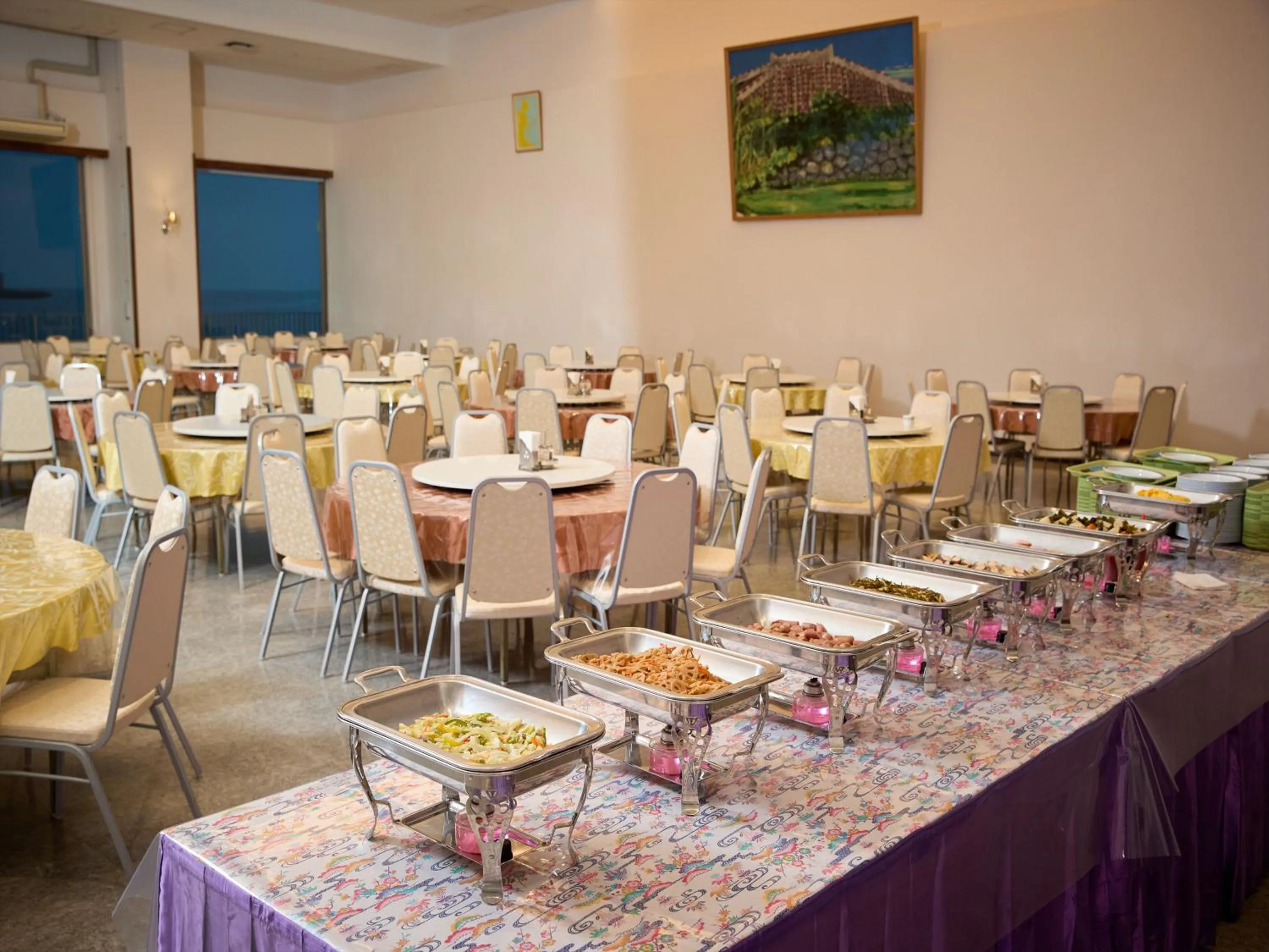 Restaurant/places to eat in Hotel Miyuki Beach