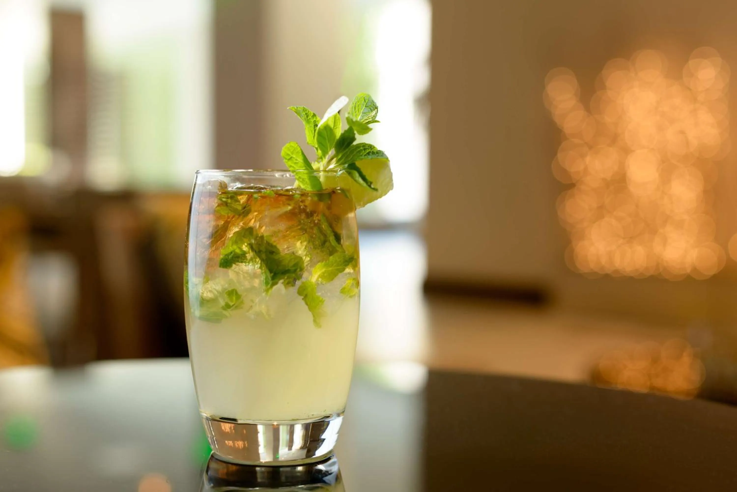 Lounge or bar in Hilton Woodland Hills/ Los Angeles