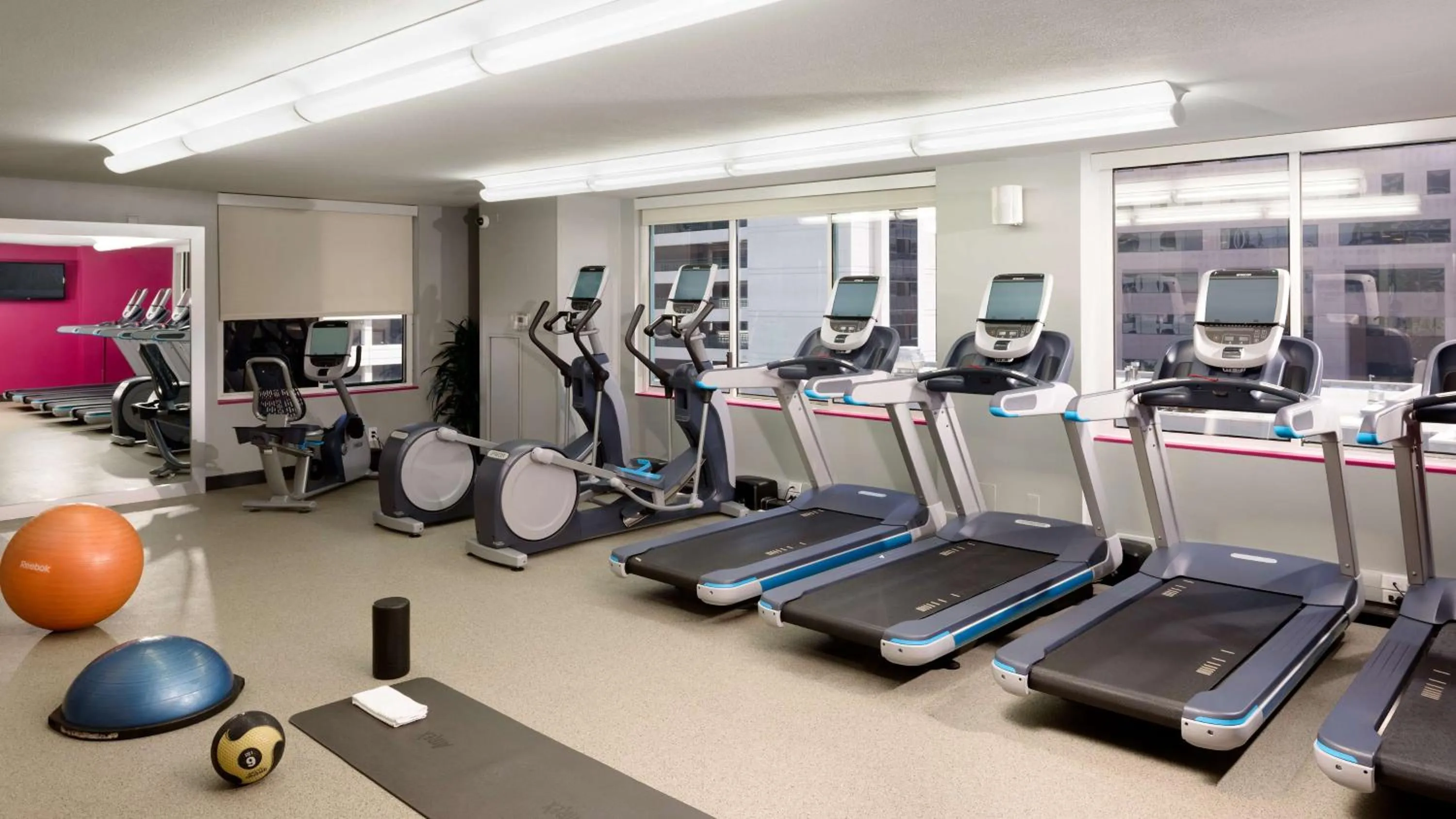Fitness centre/facilities in Hilton Woodland Hills/ Los Angeles