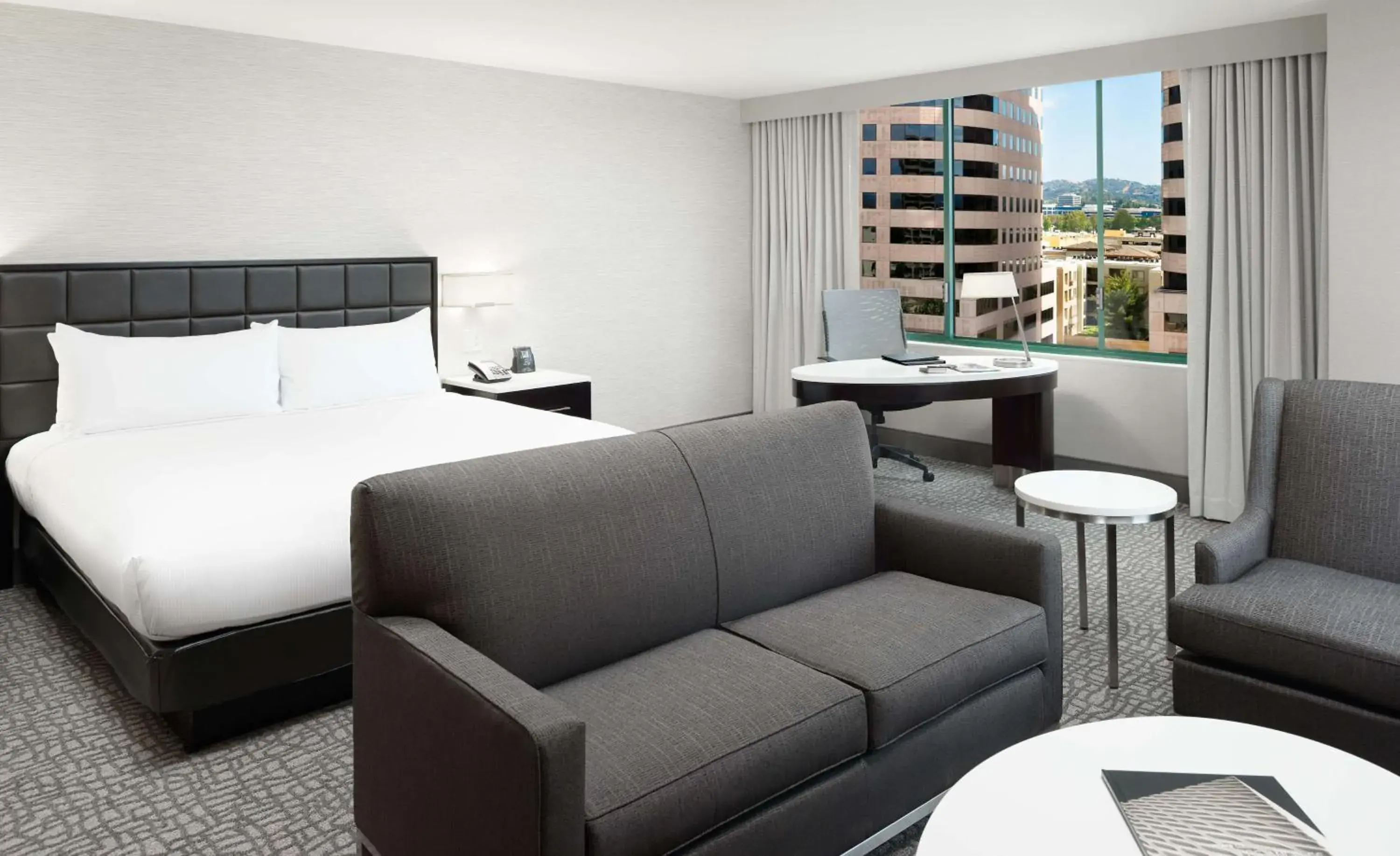 Corner King Room in Hilton Woodland Hills/ Los Angeles Corner King Room in Hilton Woodland Hills/ Los Angeles