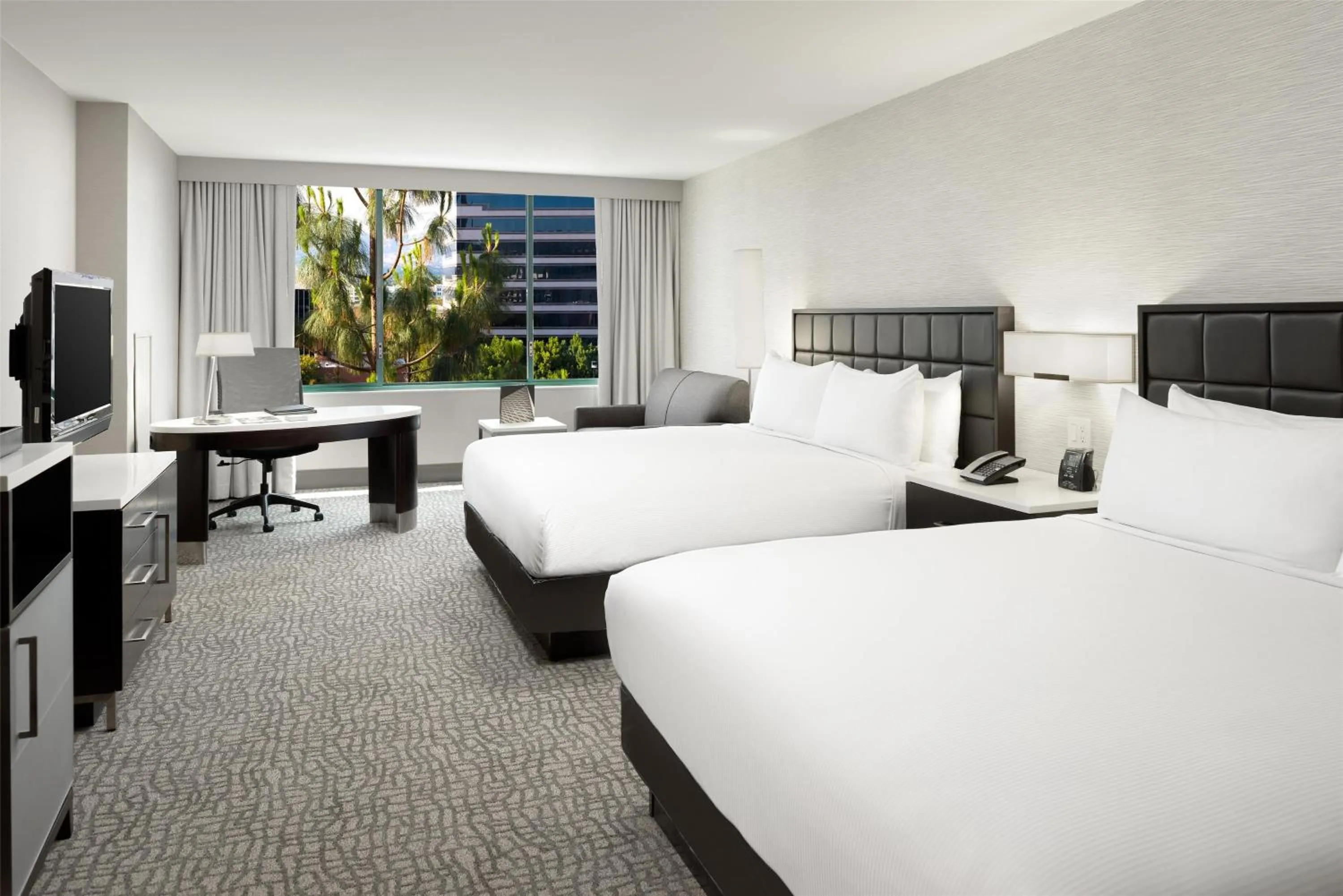 Bedroom, Bed in Hilton Woodland Hills/ Los Angeles